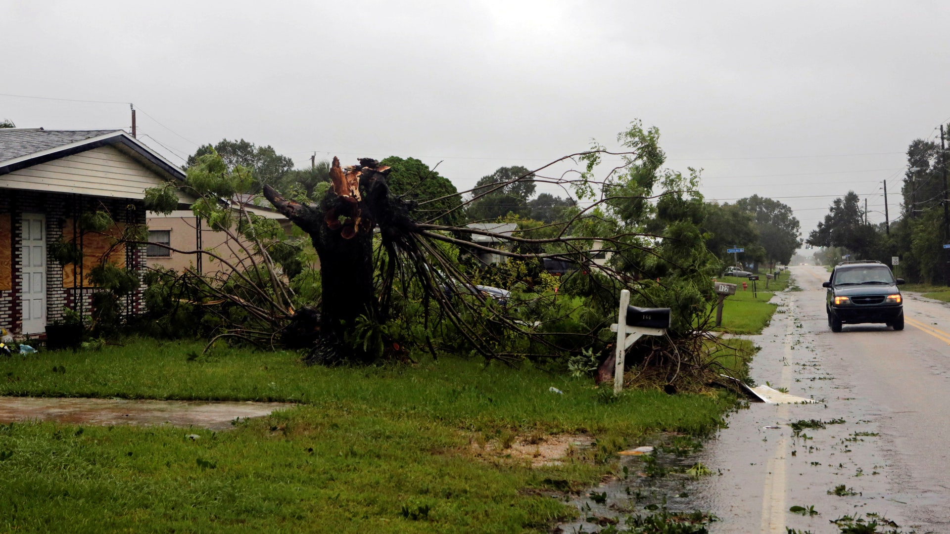 Matthew wreaks havoc on Florida streets