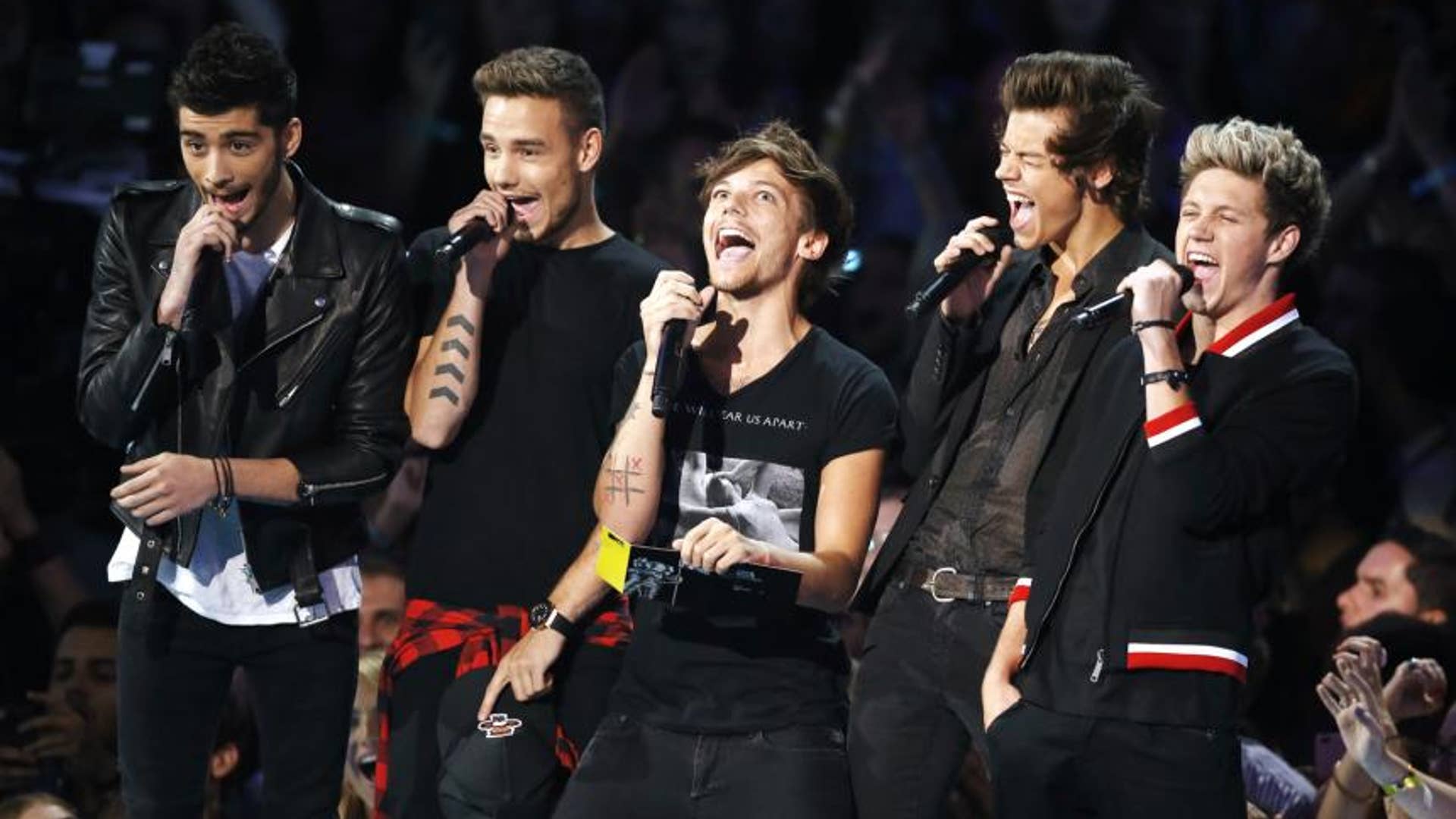 One Direction Gets Booed