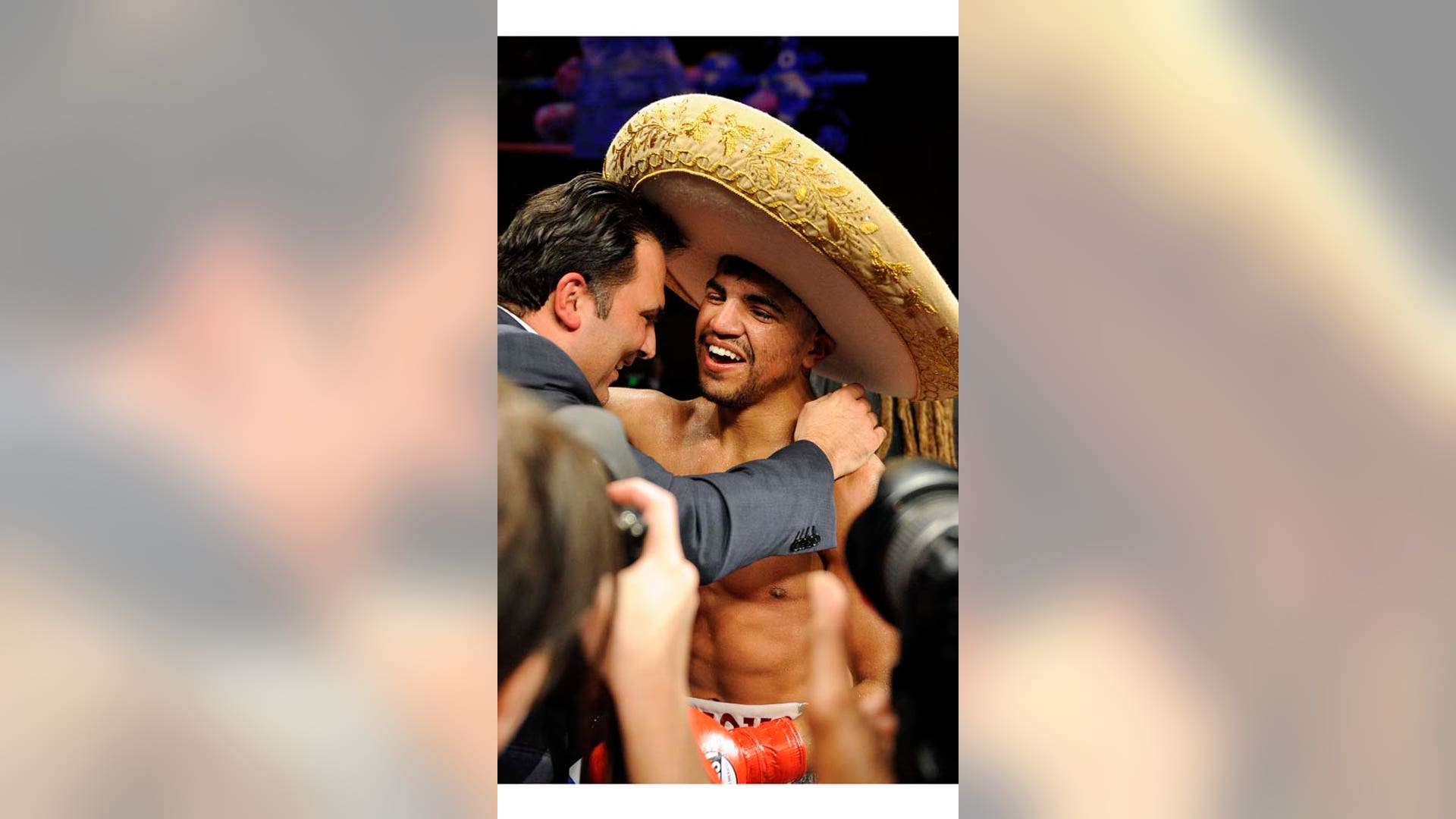 Victor Ortiz Andre Berto 8