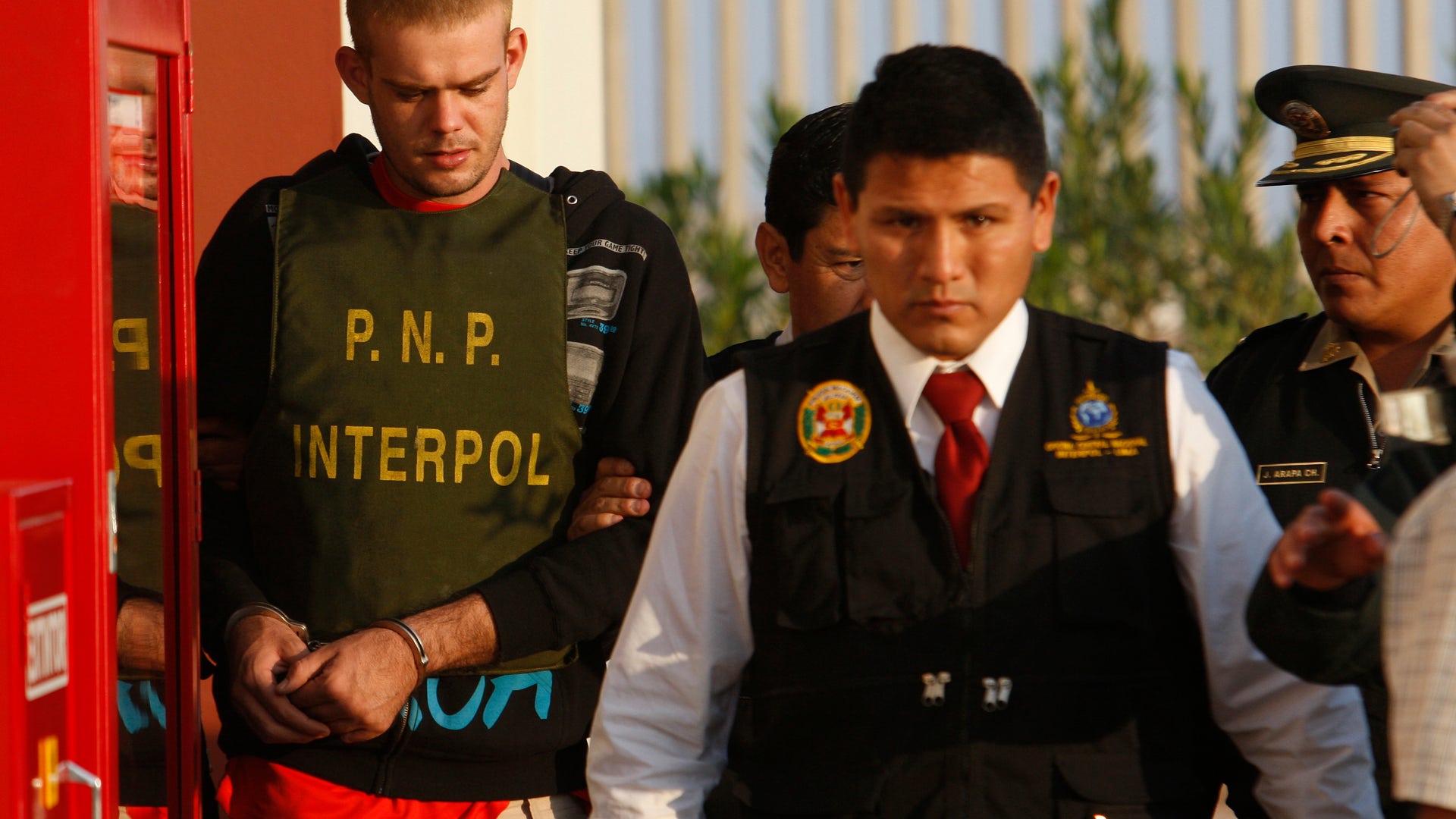 Van der Sloot Outside Police Station