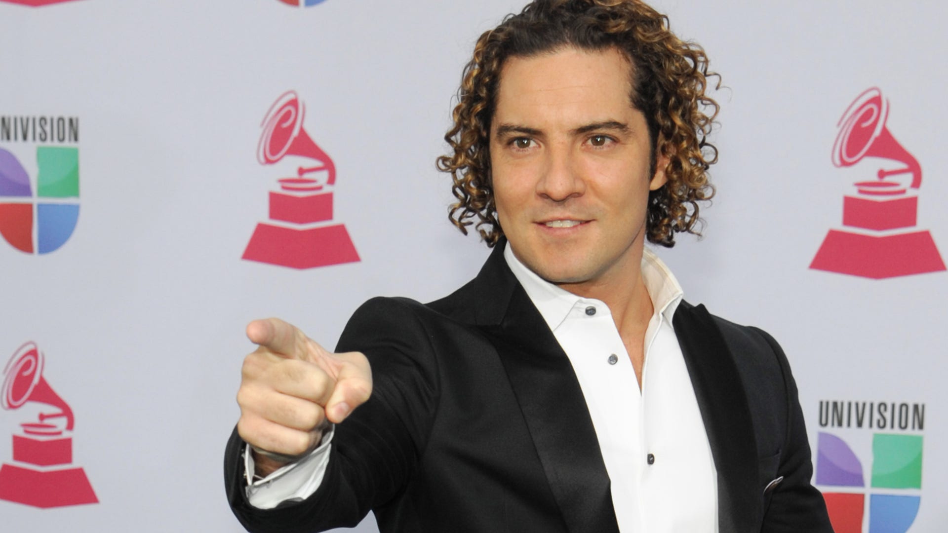 2012_Latin_Grammy_Awa_Garc_9_lat