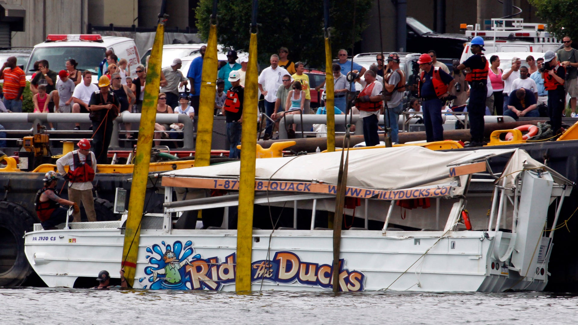 philadelphia duck tour accident