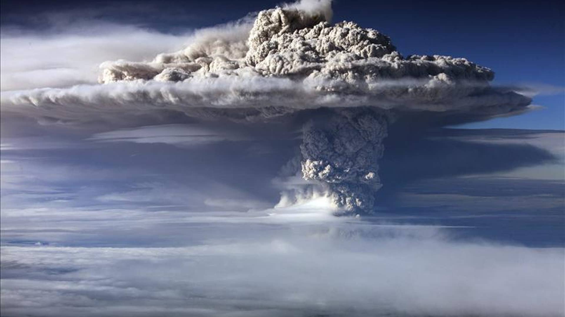 Volcano_Clouds_Two
