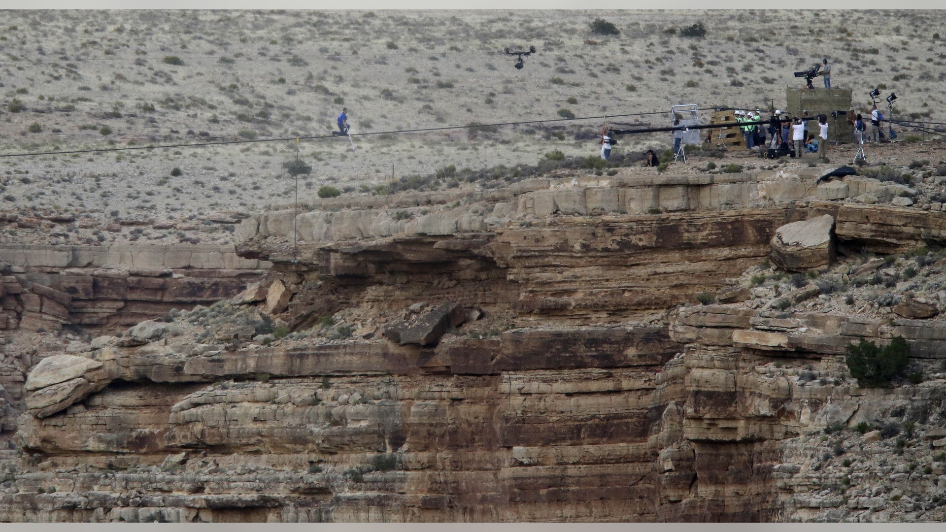 Wallenda_Grand_Canyon__erika_garcia_foxnewslatino_com_1