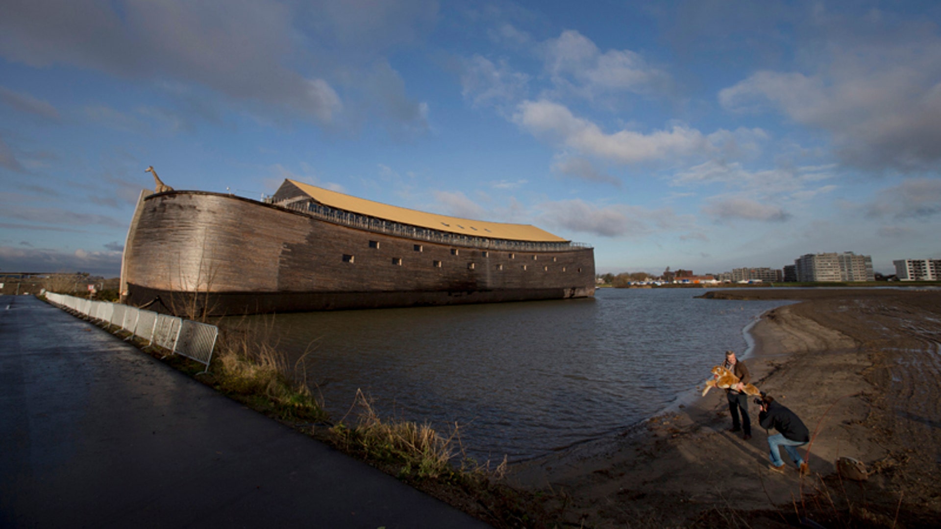 Man builds life-sized replica of Noah's Ark | Fox News