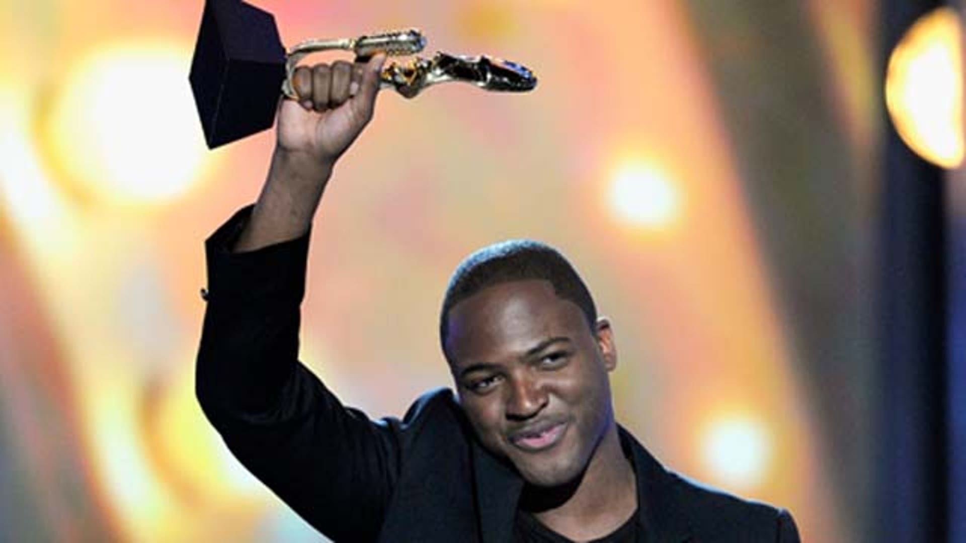 TaioCruzWinnerBillboard