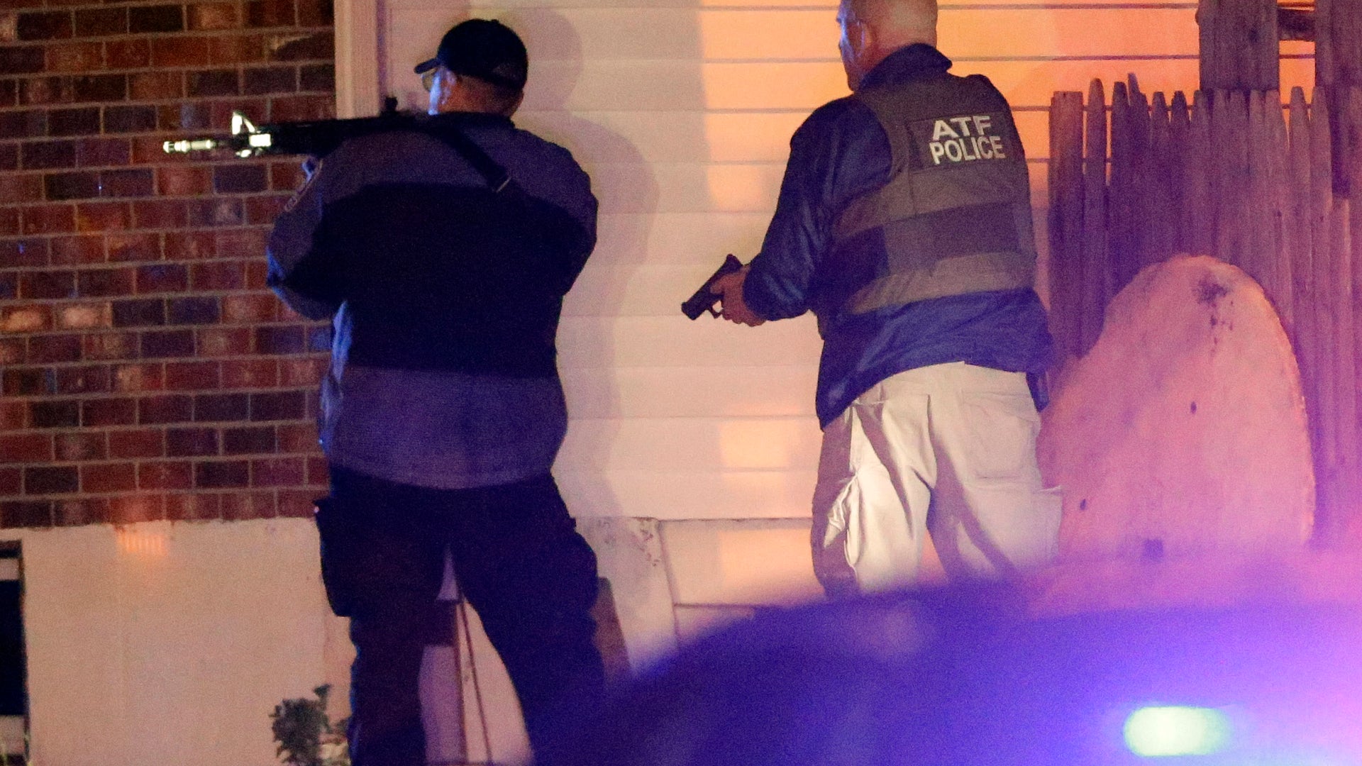 Police_Converge_Mass_Vros__12_