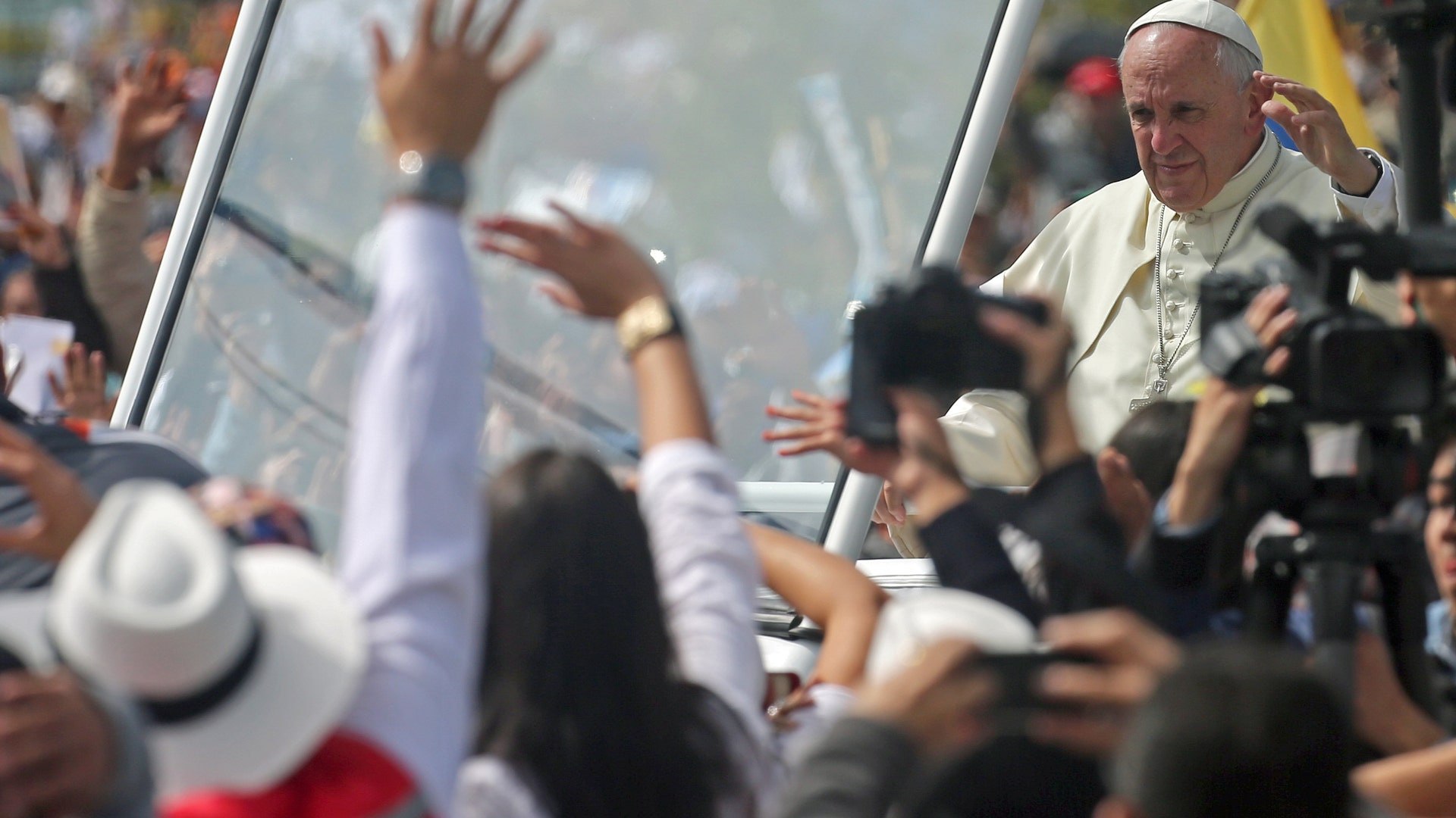 Ecuador_Pope_Vros__9_