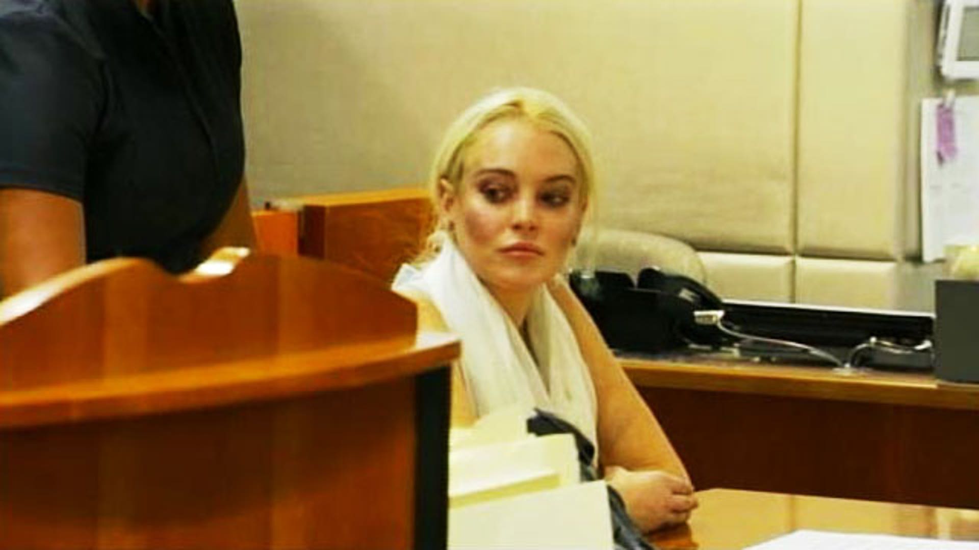 Lindsay Lohan Oct 19 Court 640