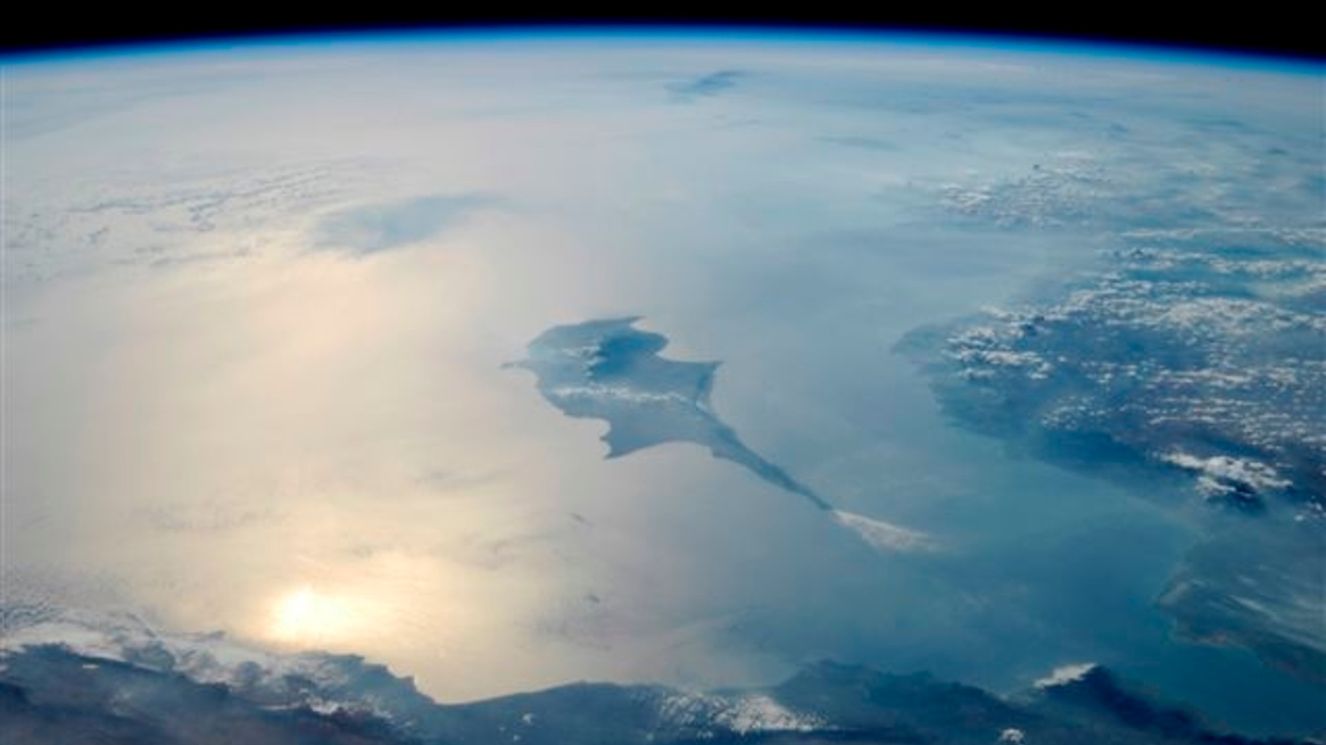 Sunlight_Glints_off_Mediterranean