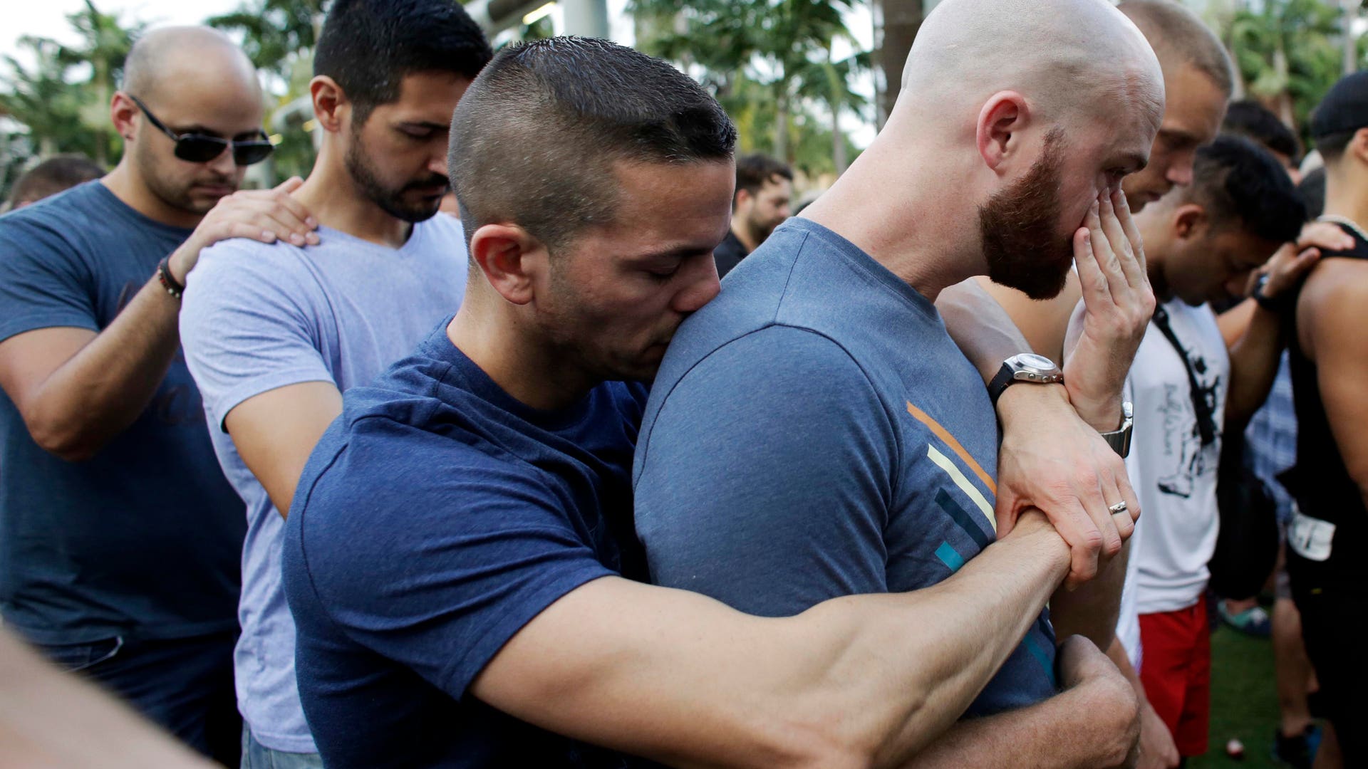 APTOPIX_Nightclub_Sho_Vros__1_