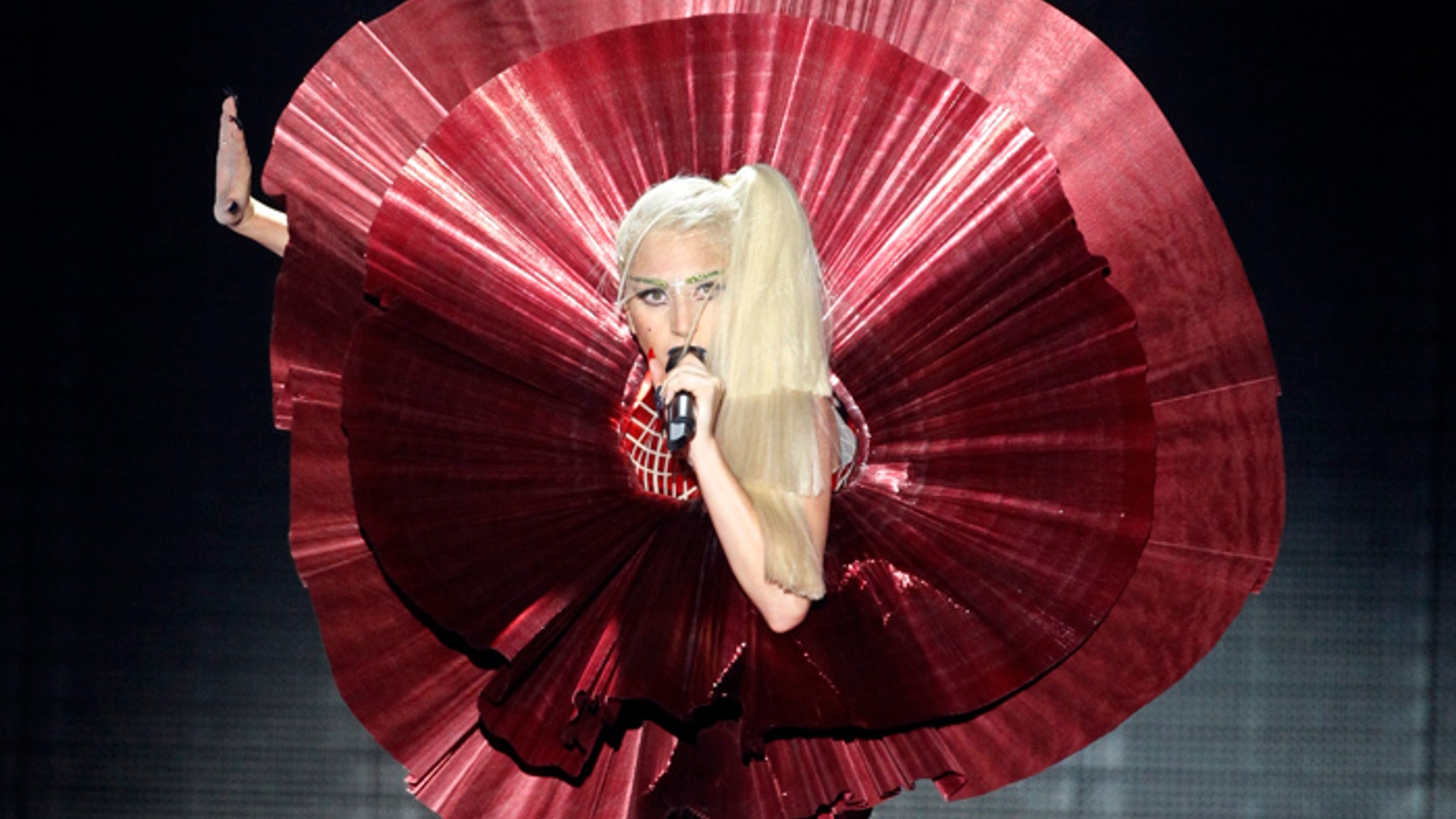 gaga_red