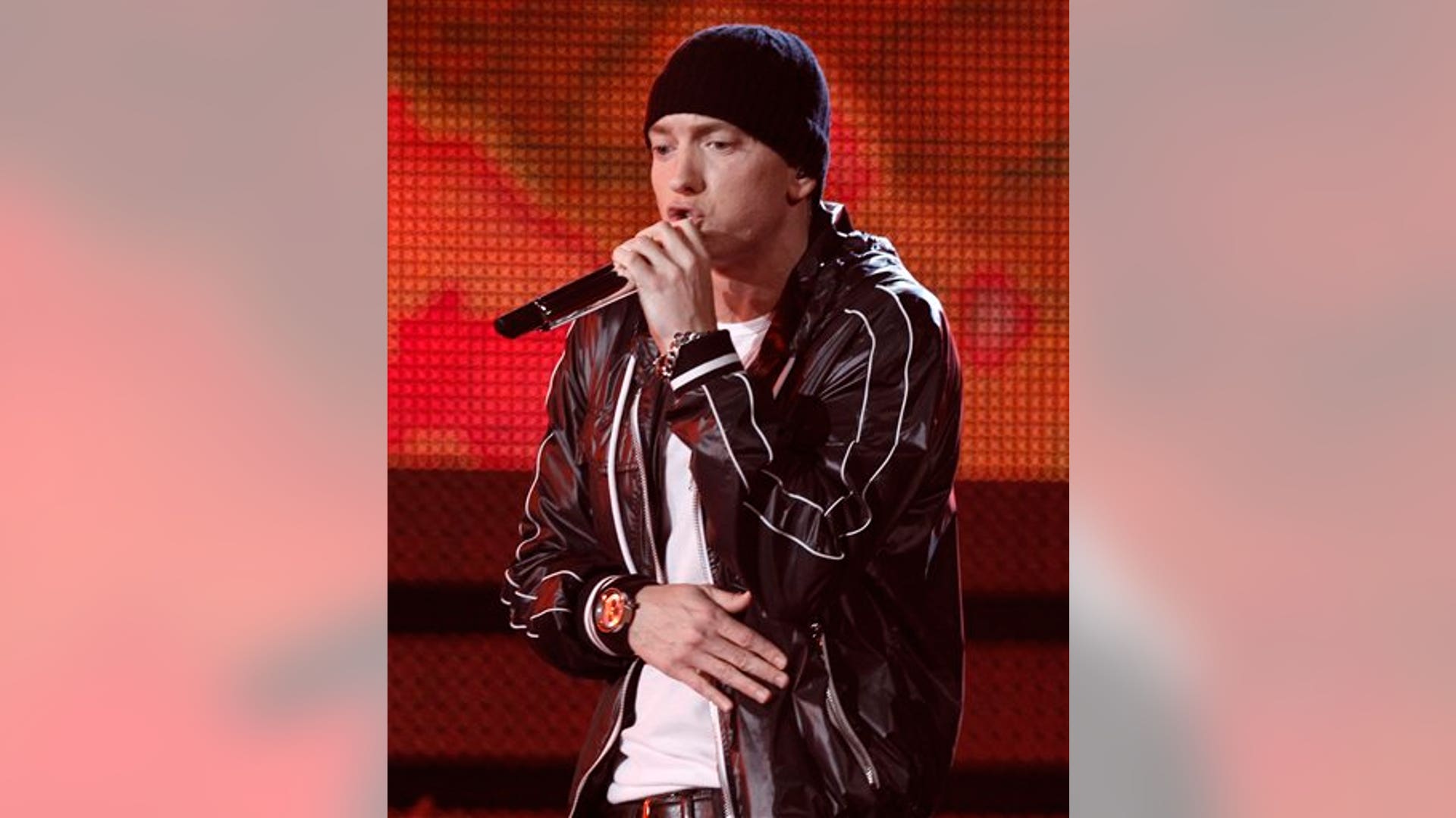 Eminem_Opens_the_Night