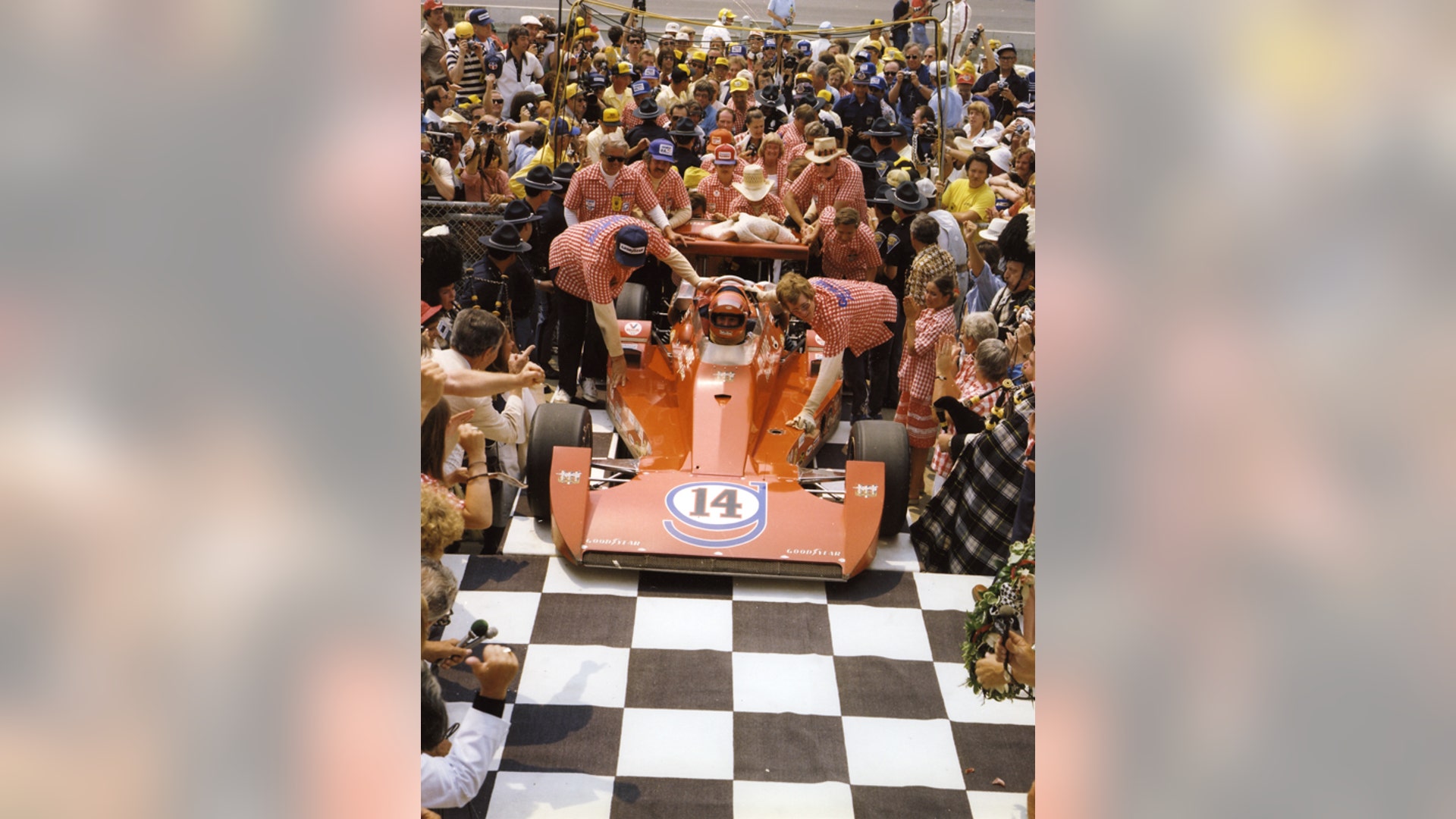 3_1977AJFoytpullinginVC