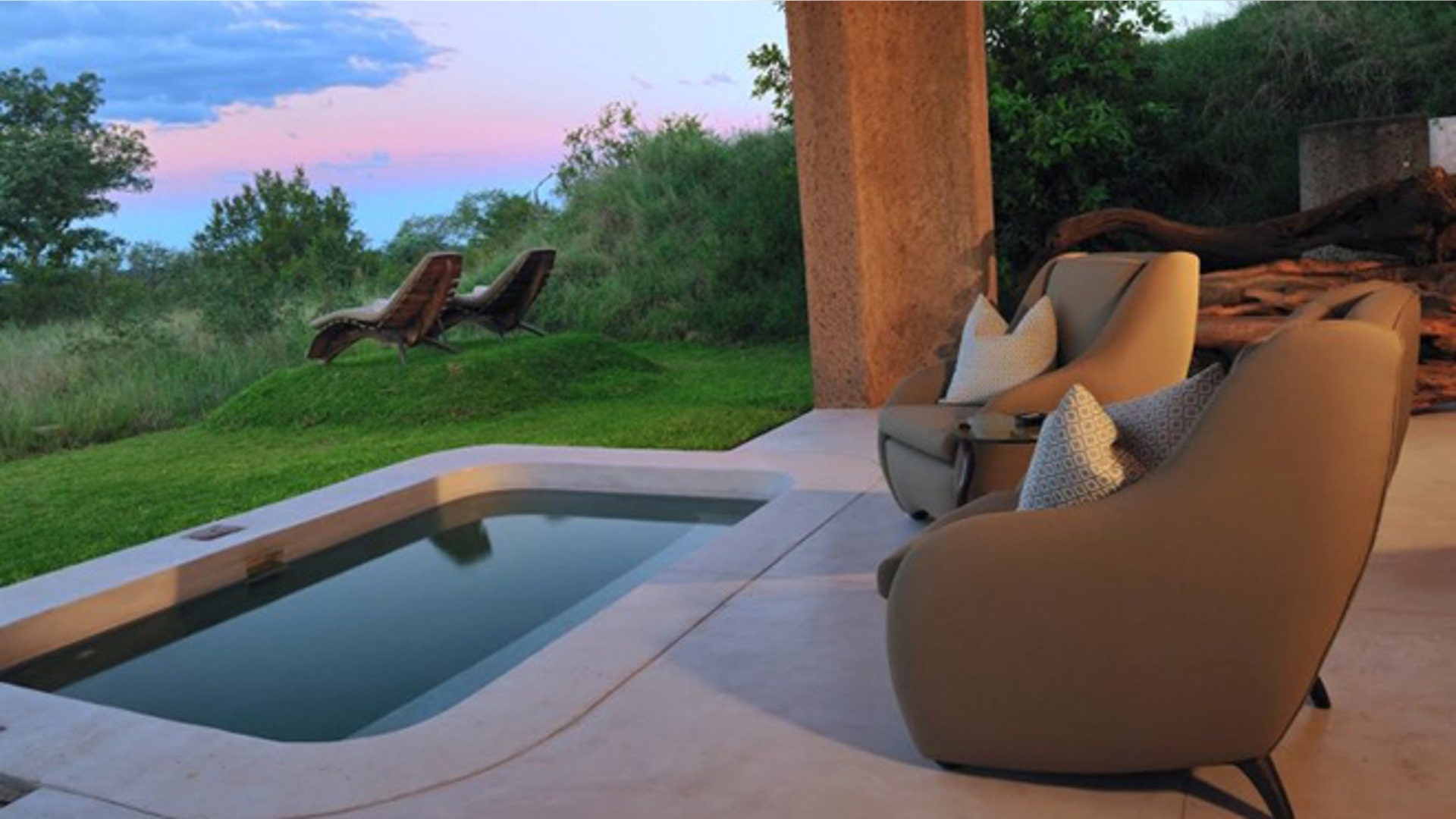 3_sabi_sabi_earth_lodge_private_pools