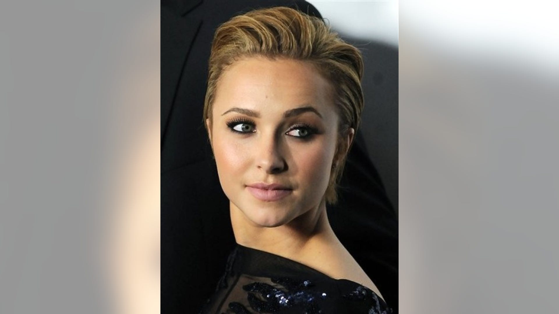 30_Hayden_Panettiere_mm