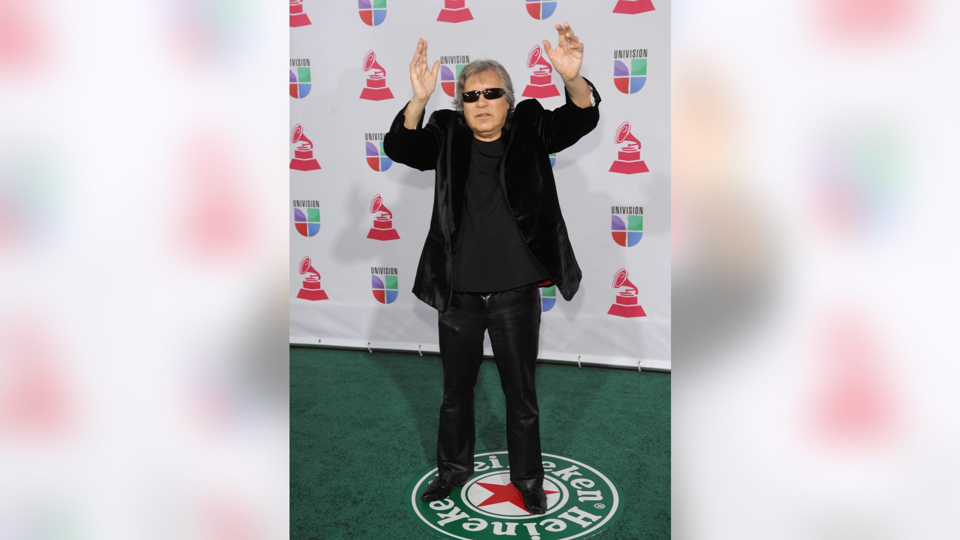 2012_Latin_Grammy_Awa_Garc_1_1