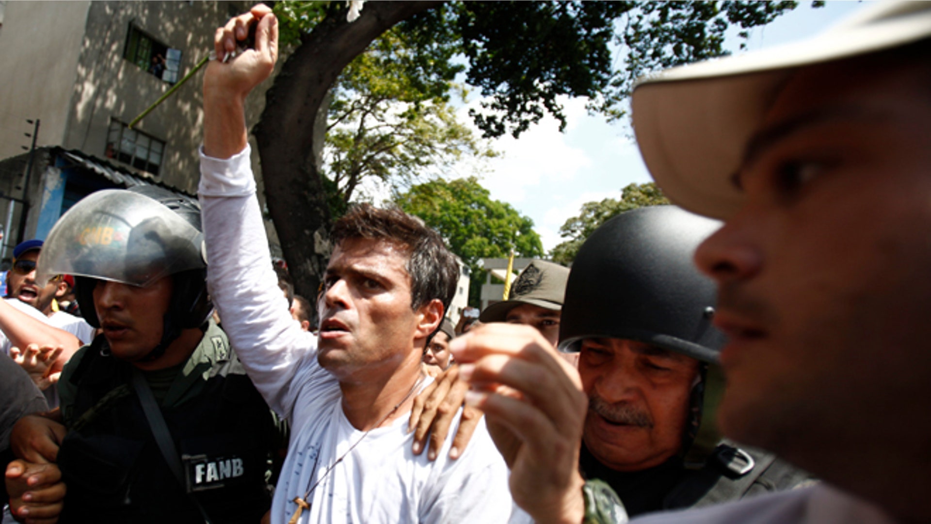 Leopaldo_Lopez_Arrested