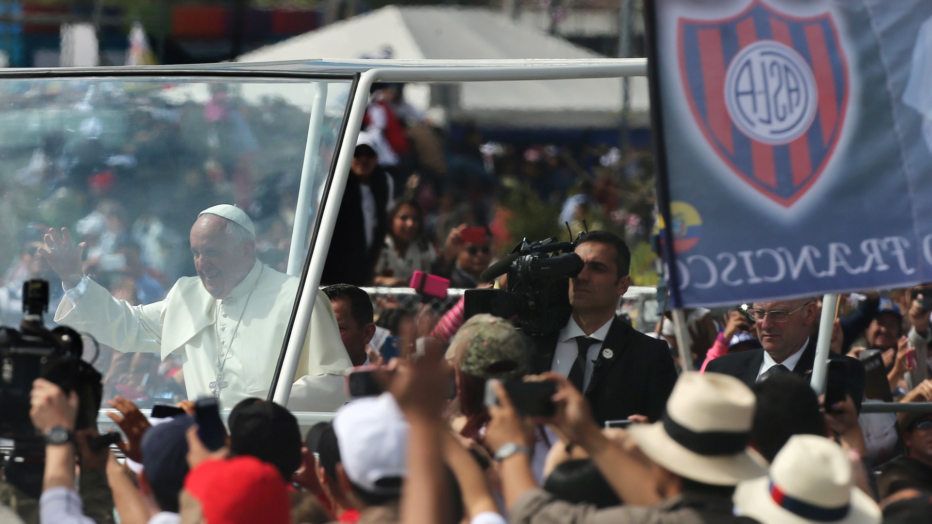 Ecuador_Pope_Vros__7_