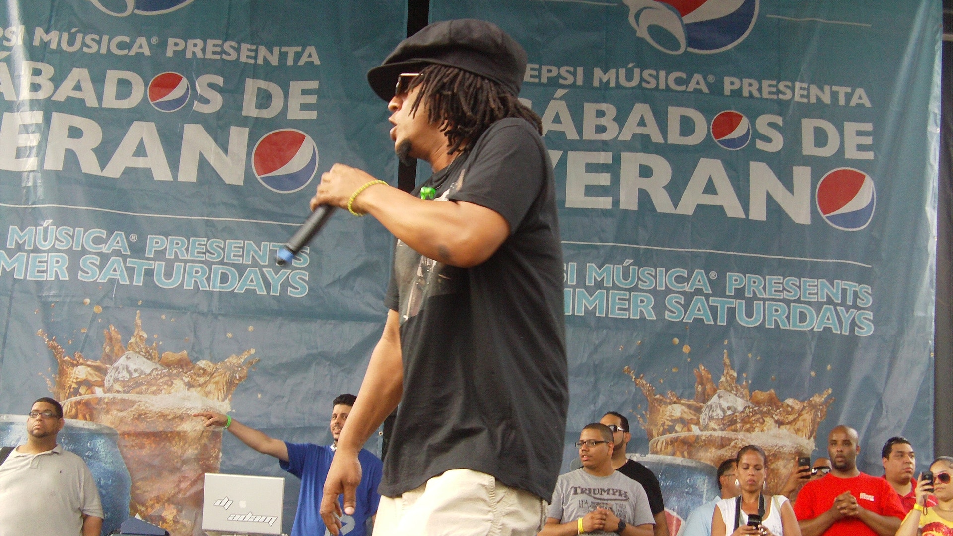 Tego Calderón Rocks Washington Heights | Fox News