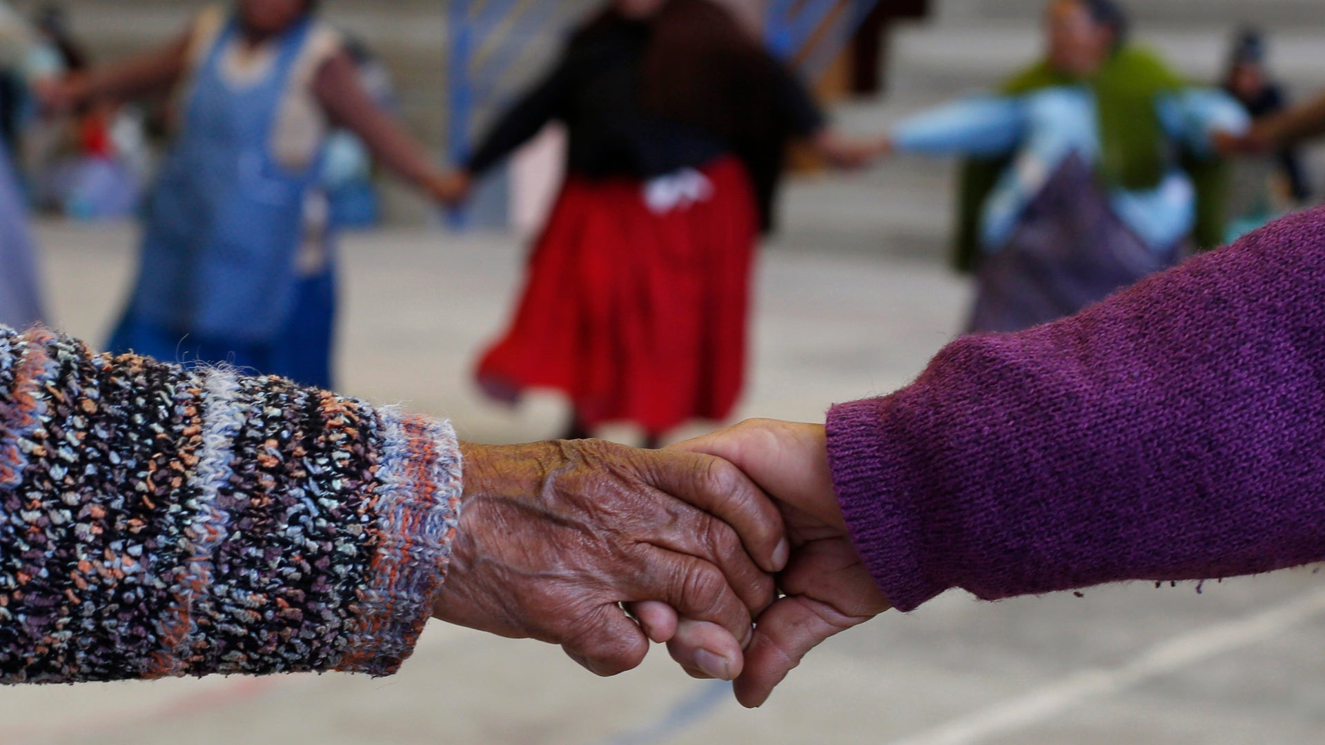 Bolivia_Grandmother_Handball__8_
