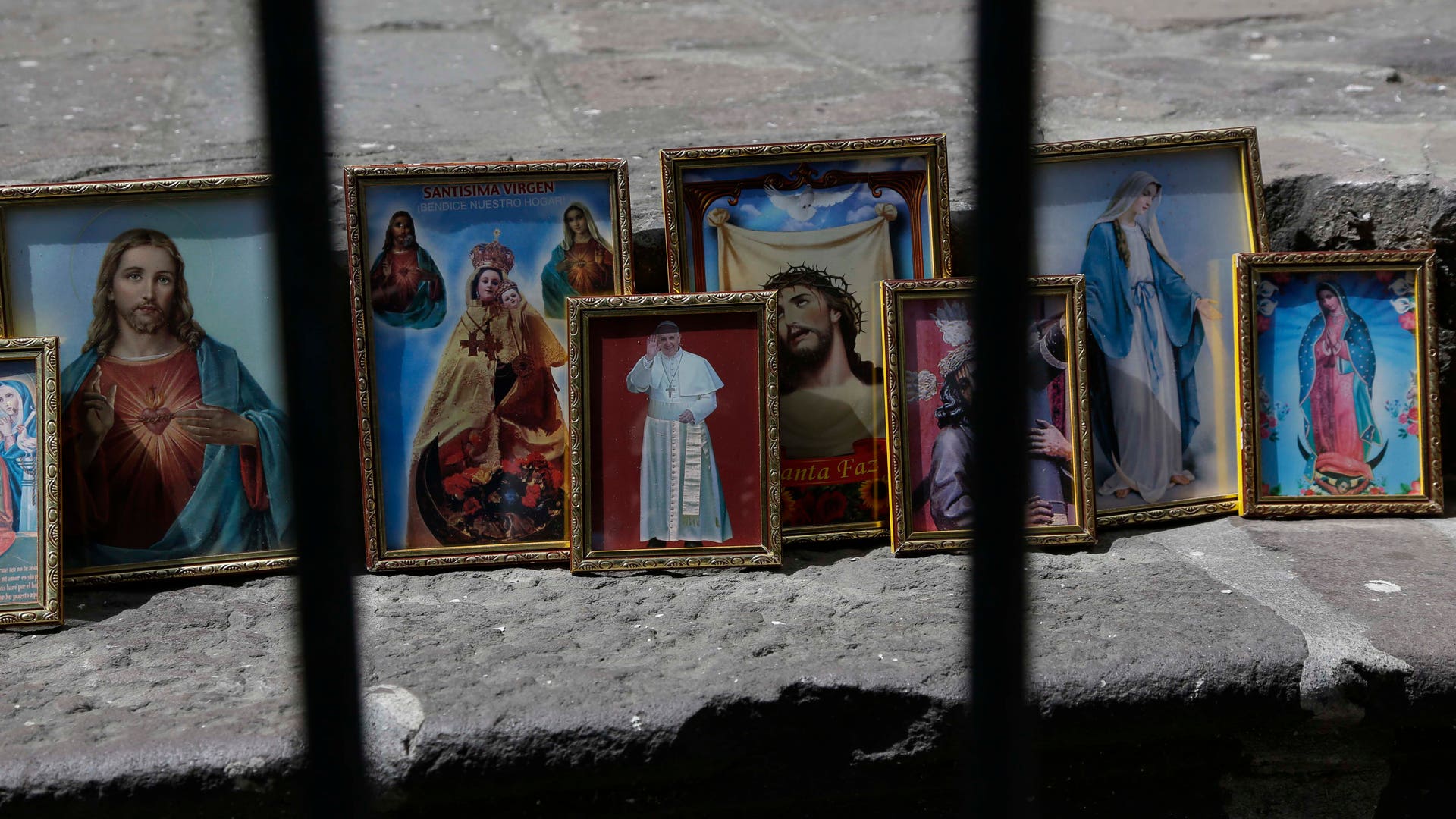 Ecuador_Indigenous_Pope__3_