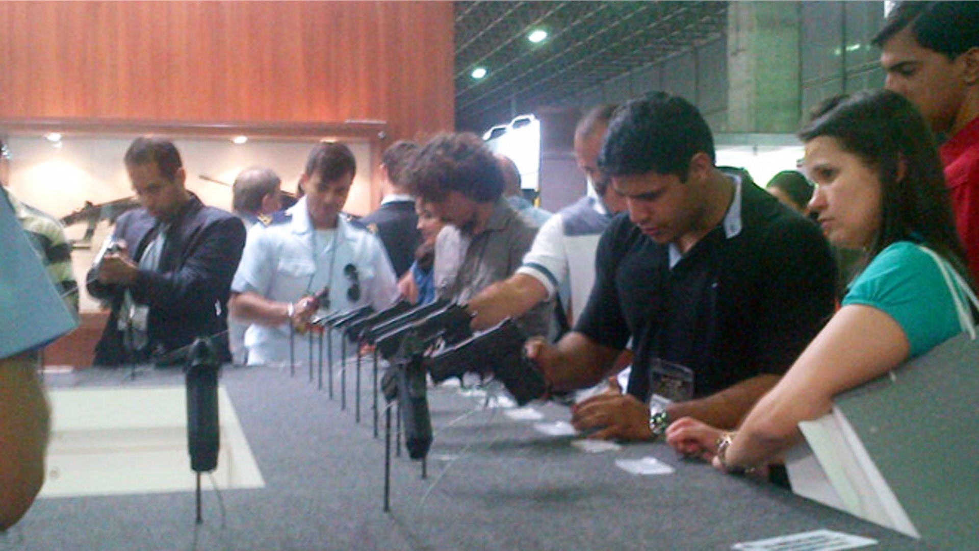 Rio_de_Janeiro_testing_guns