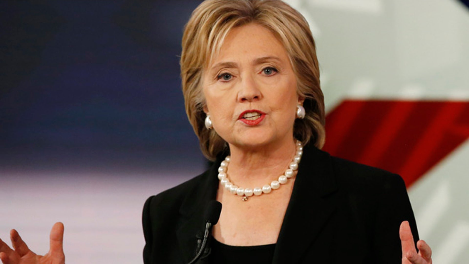Hillary Clinton justifies Wall Street ties by citing 9/11
