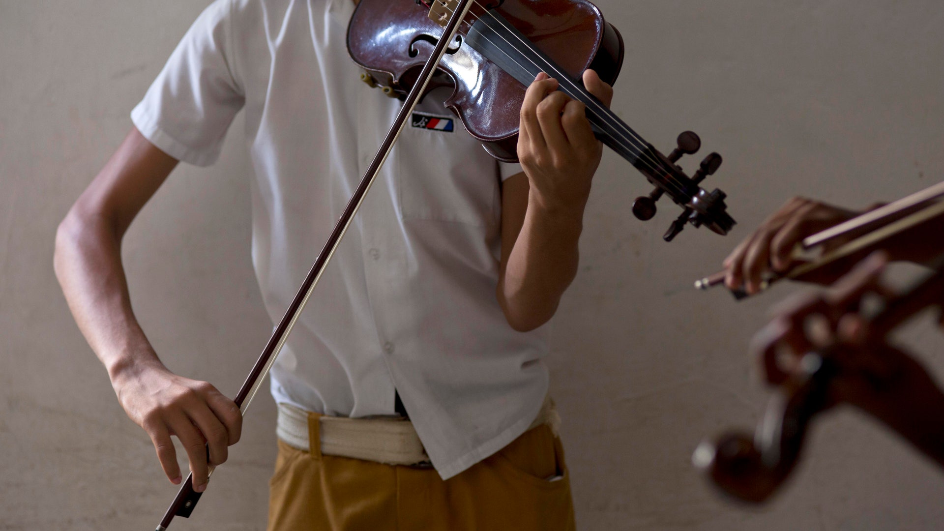 Cuba_Violin_Shortage__12_