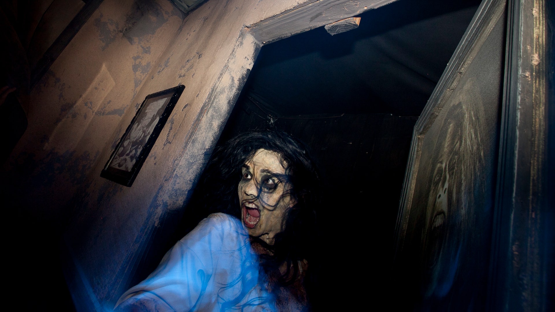 5__La_Llorona_wailing_Universal_Studios