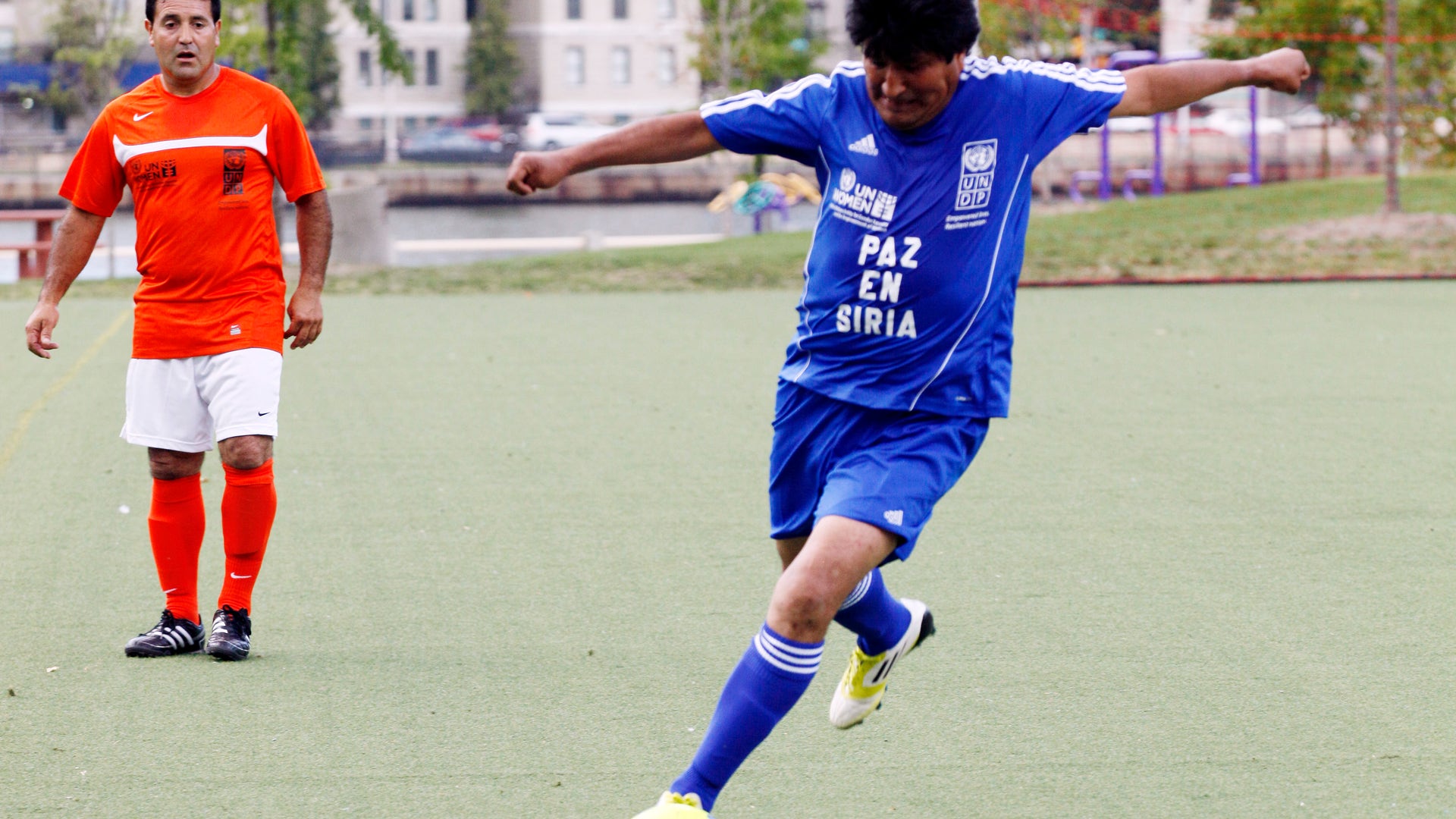 UN_Soccer_Evo_Morales_Vros__4_