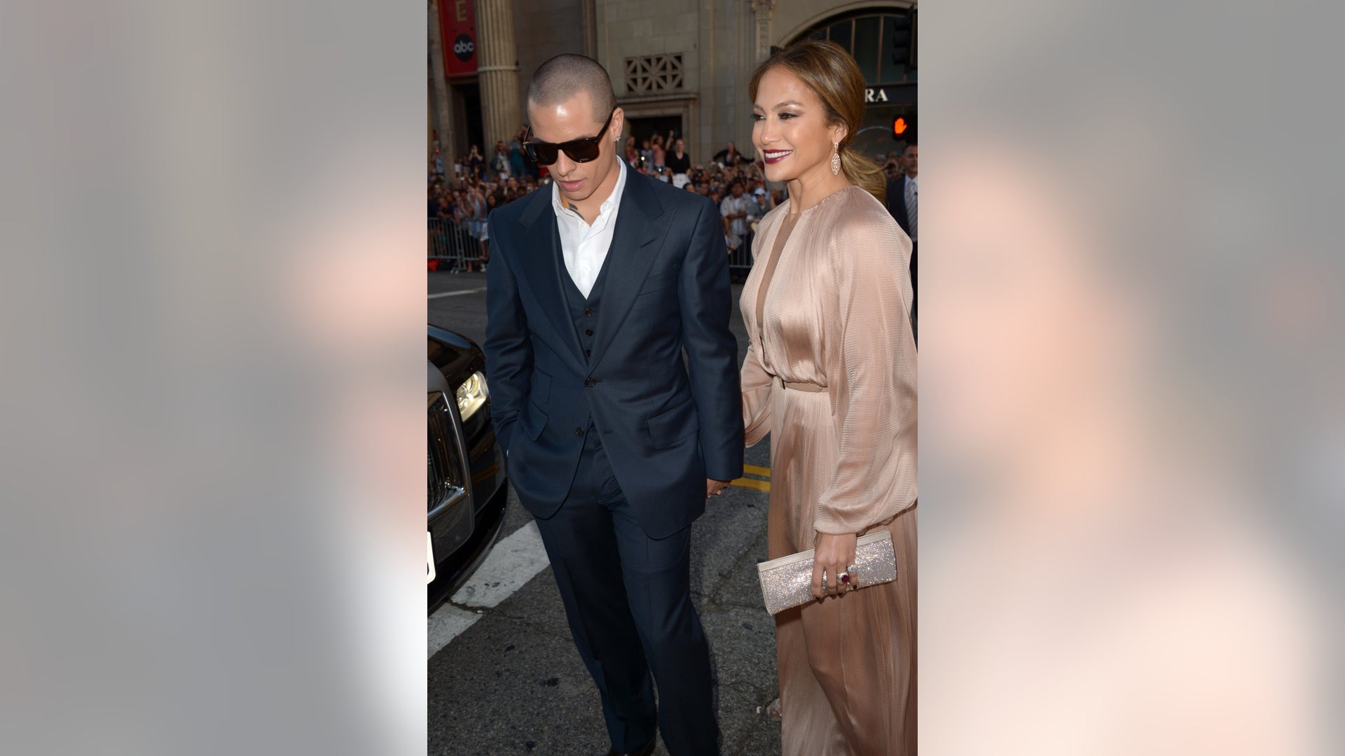 JENNIFER_LOPEZ_AND_CASPER_SMART_COUGAR