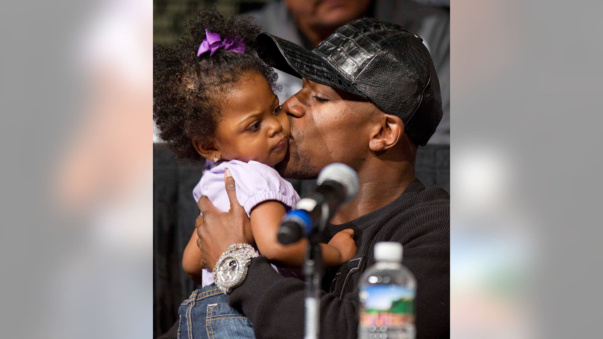 Ortiz_Mayweather_5_FNL