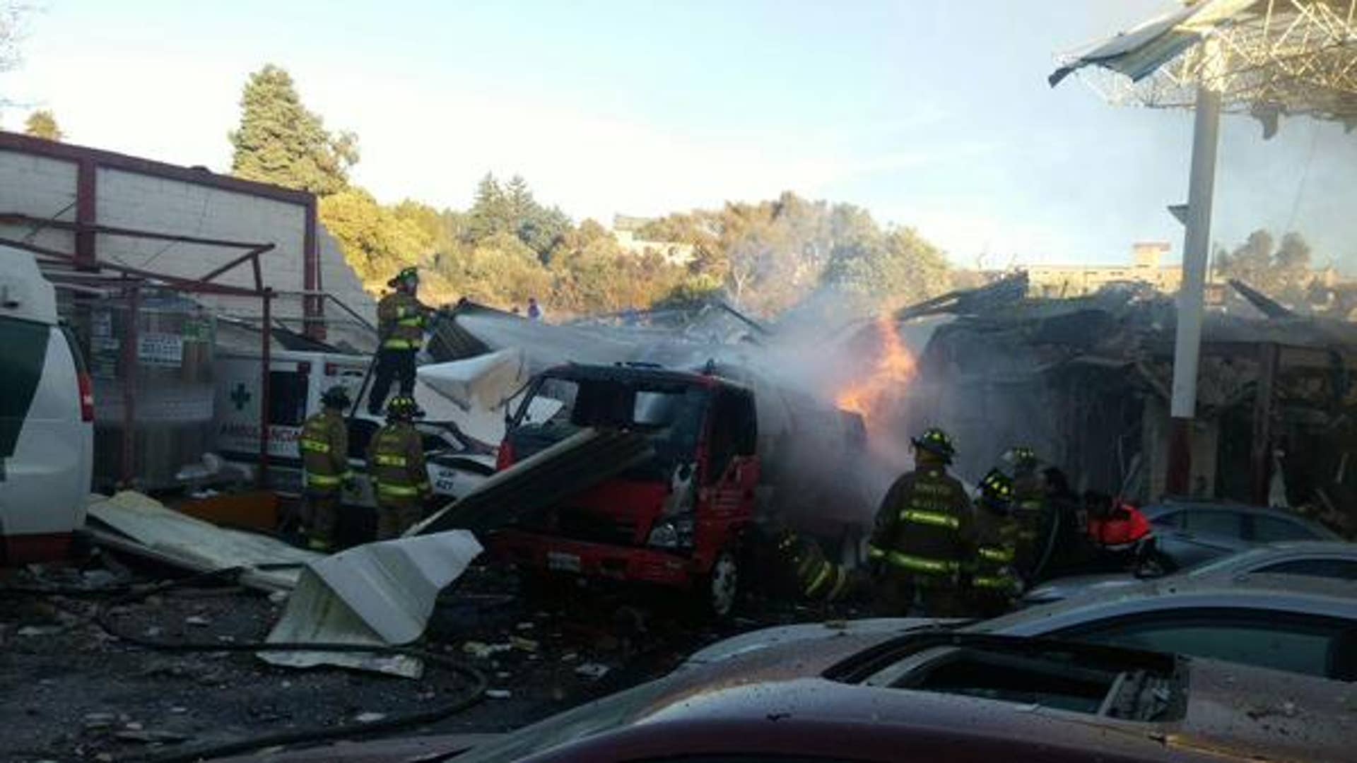 salazar_2_mexico_hospital_exploision