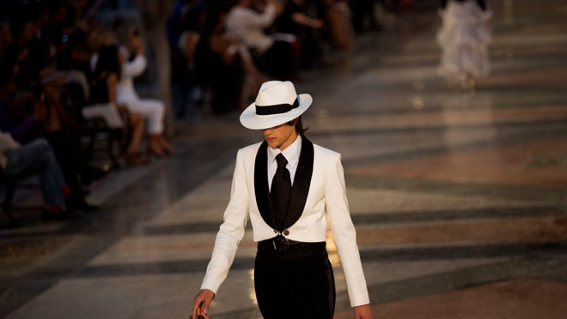 Cuba_Chanel_Show_Garc_1_