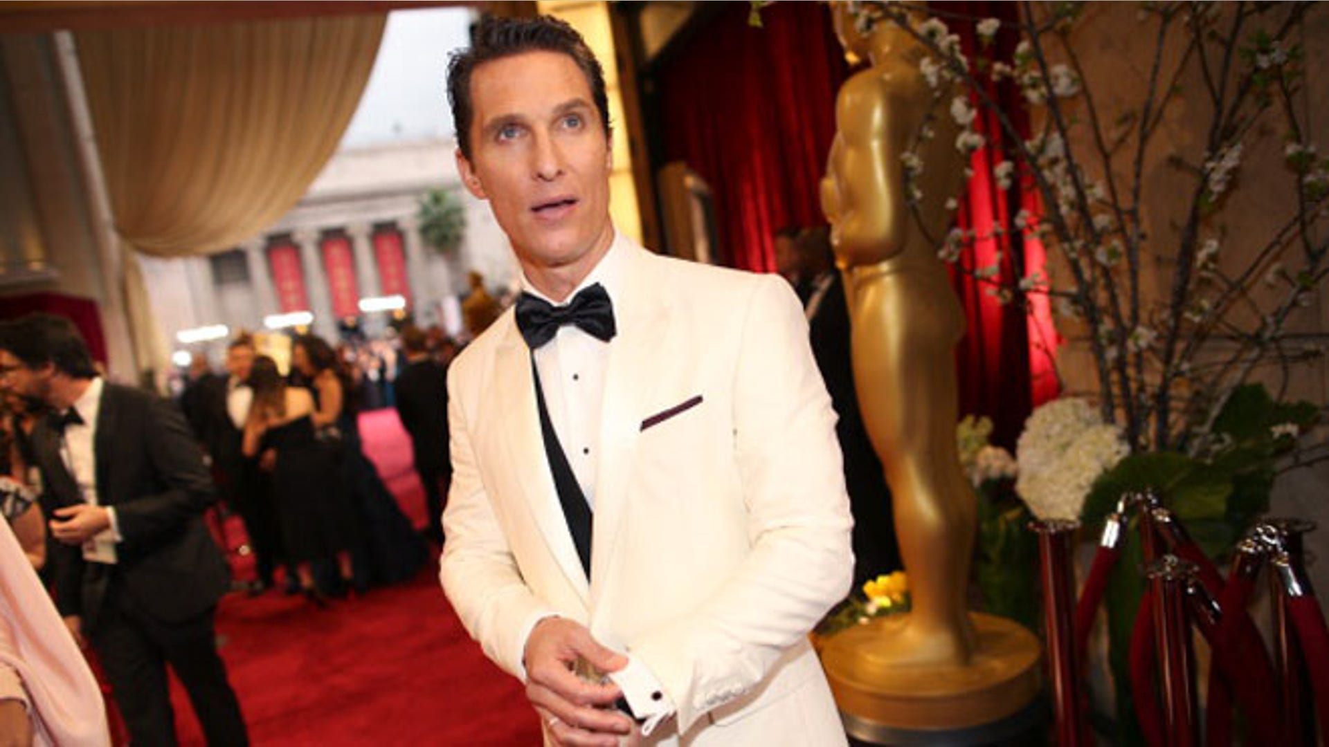 Matthew_McConaughey_86th_Annual_Academy_Awards_White_Suite_Red_Carpet