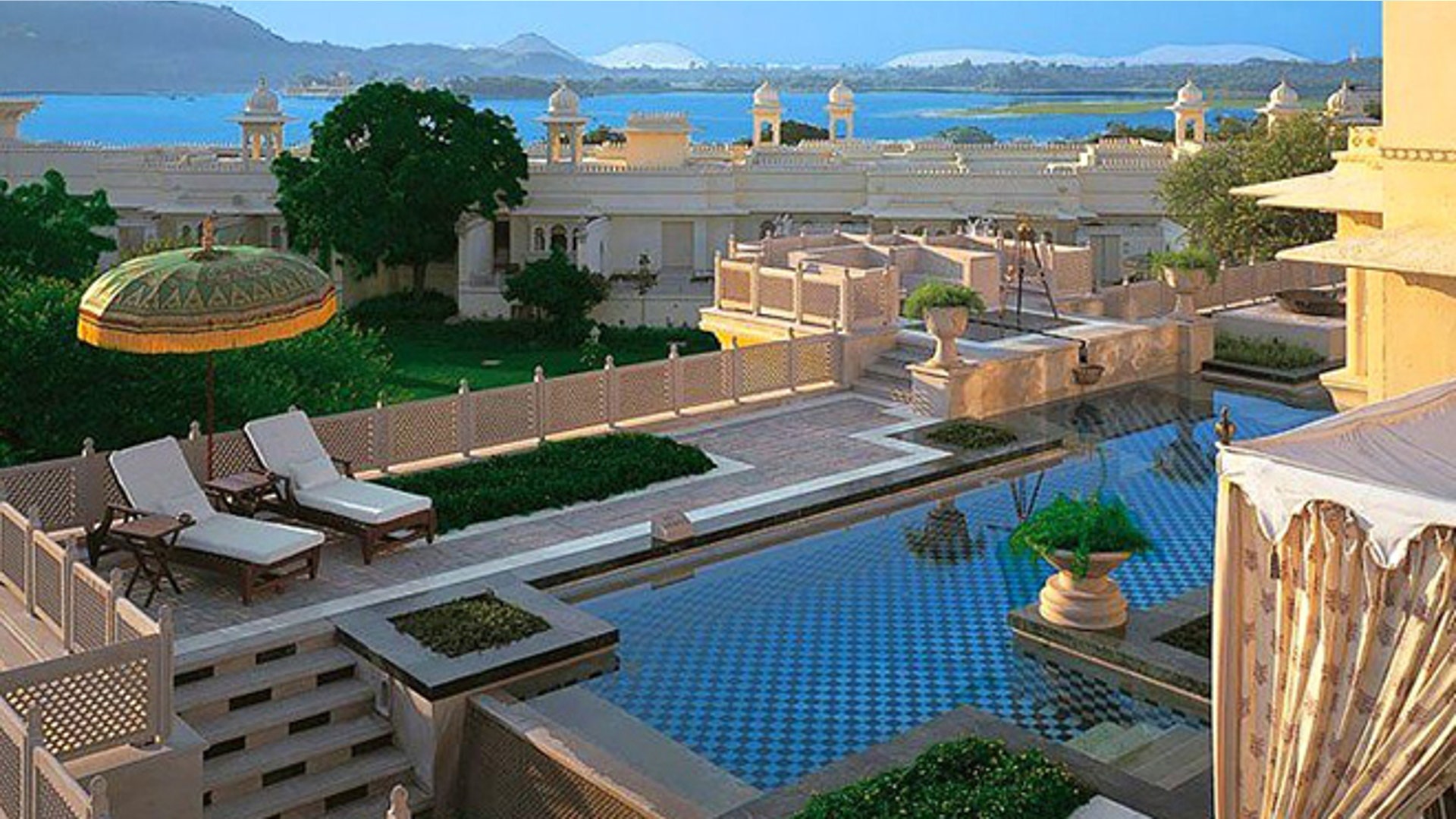 6_oberoi_udaivilas_private_pools