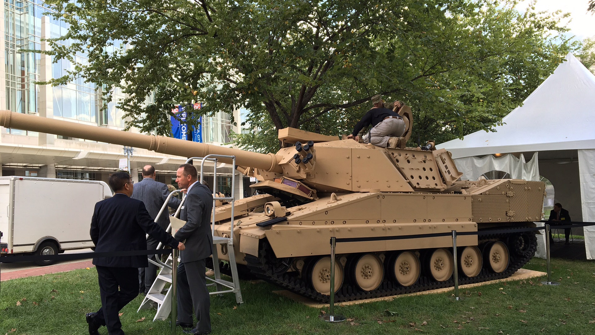 AUSA 2016: Tanks, trucks and more tech | Fox News