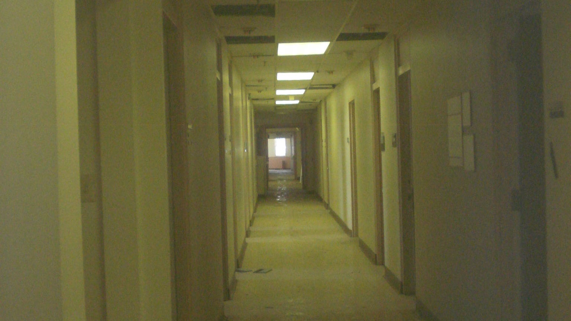 Lights on, Nobody Home