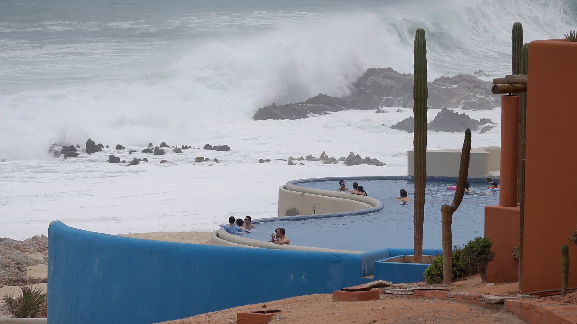 Mexico_Hurricane_Odil_Vros__3_