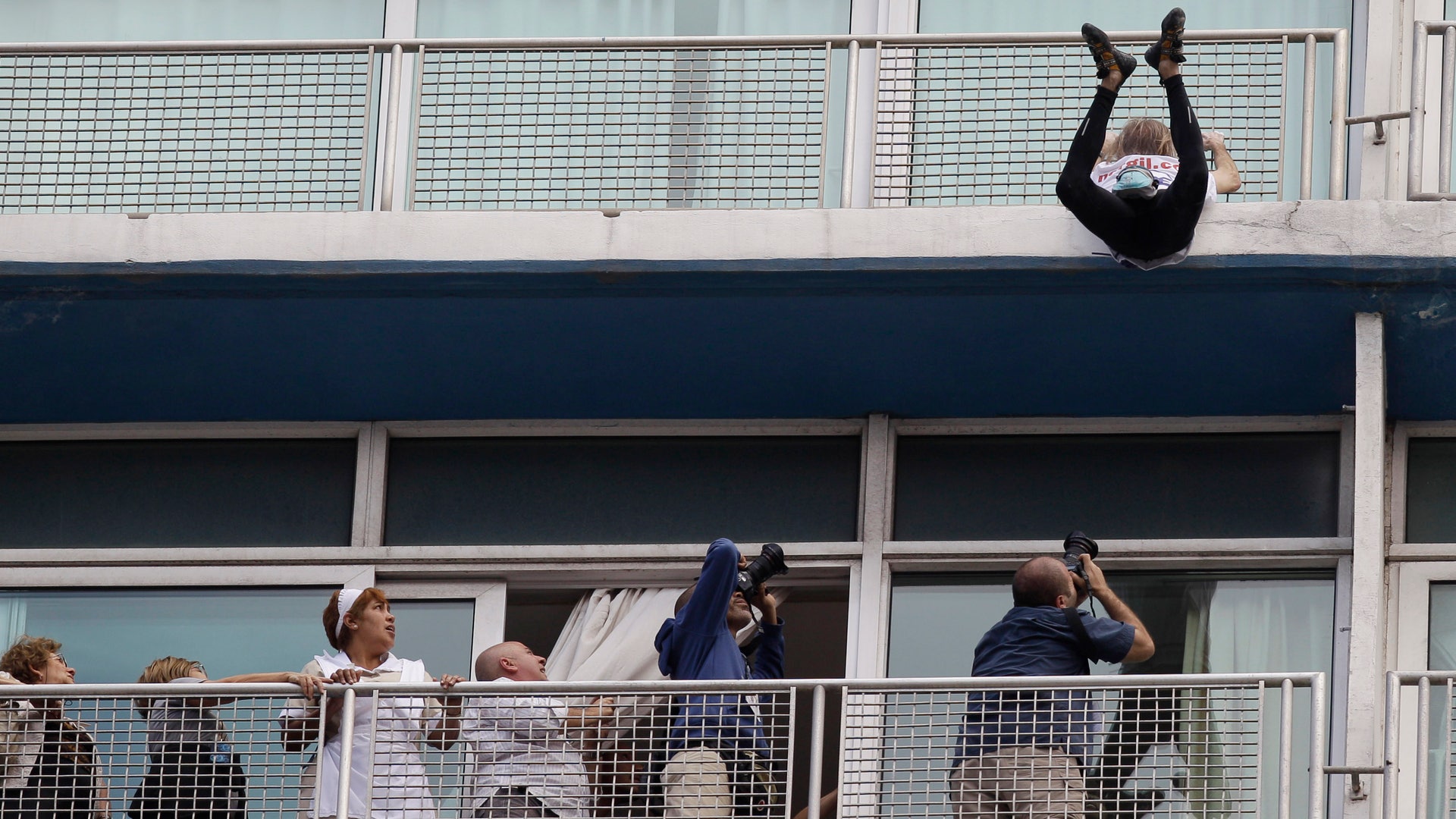 Cuba_Skyscraper_Climber__erika_garcia_foxnewslatino_com_16