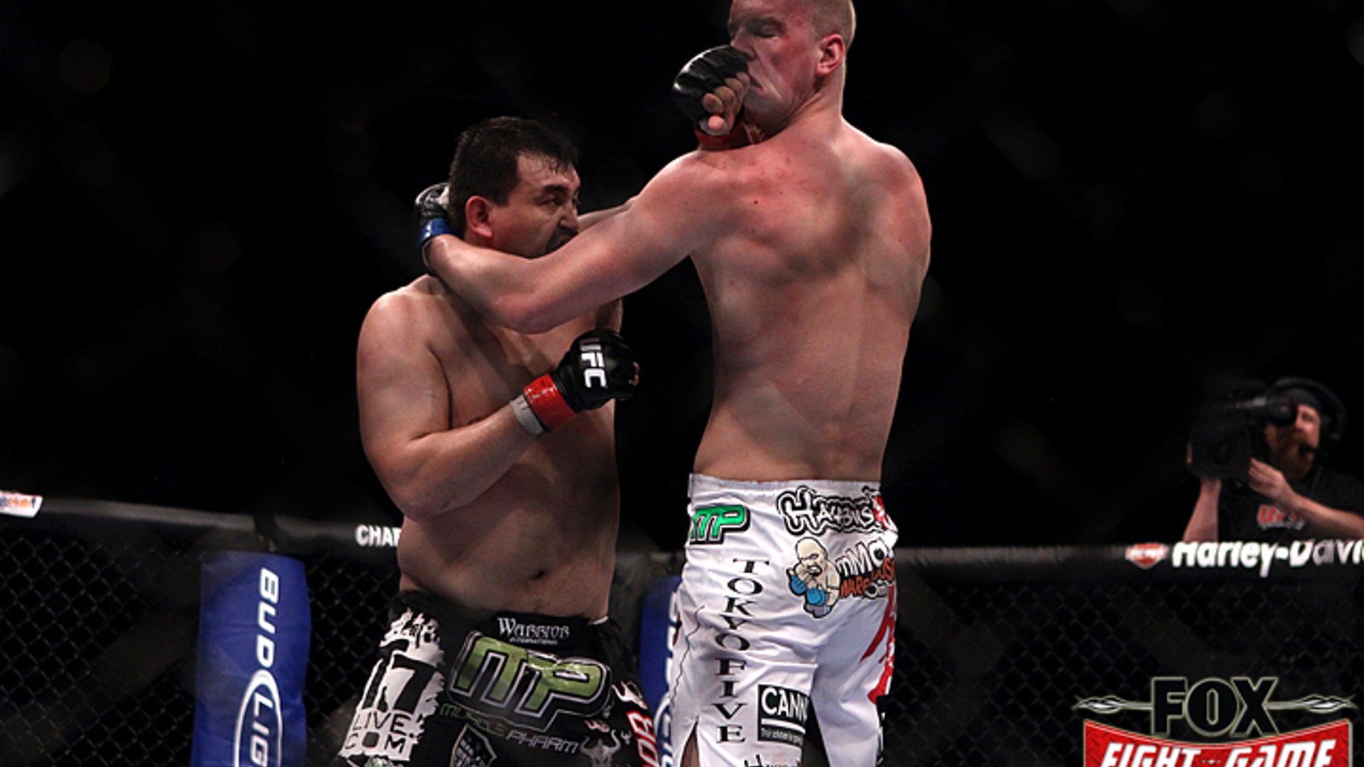 UFC 107: Struve vs. Buentello