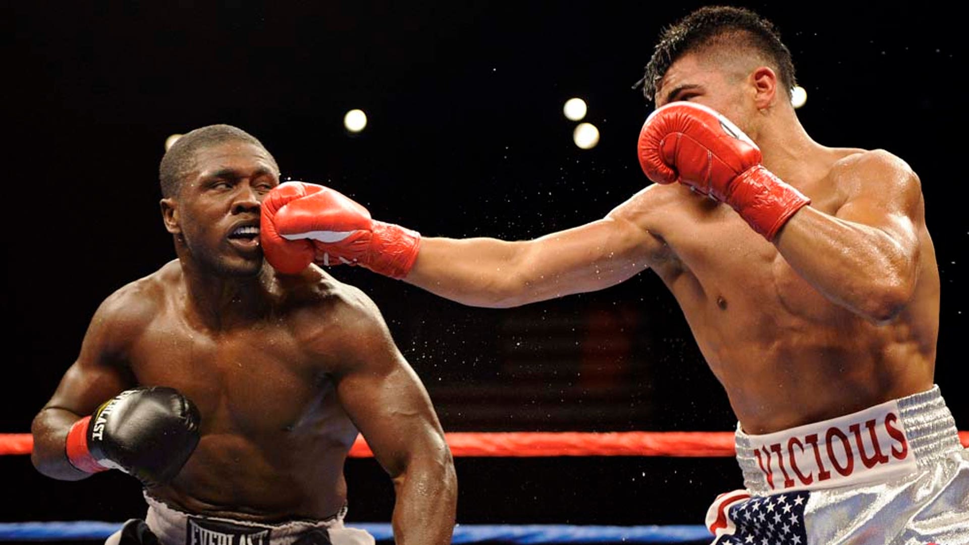 Victor Ortiz Andre Berto 7