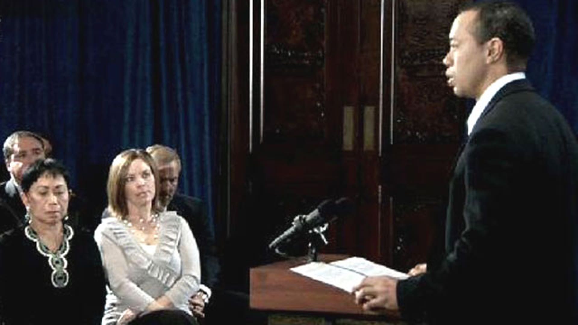 Tiger Takes a Swing at an Apology