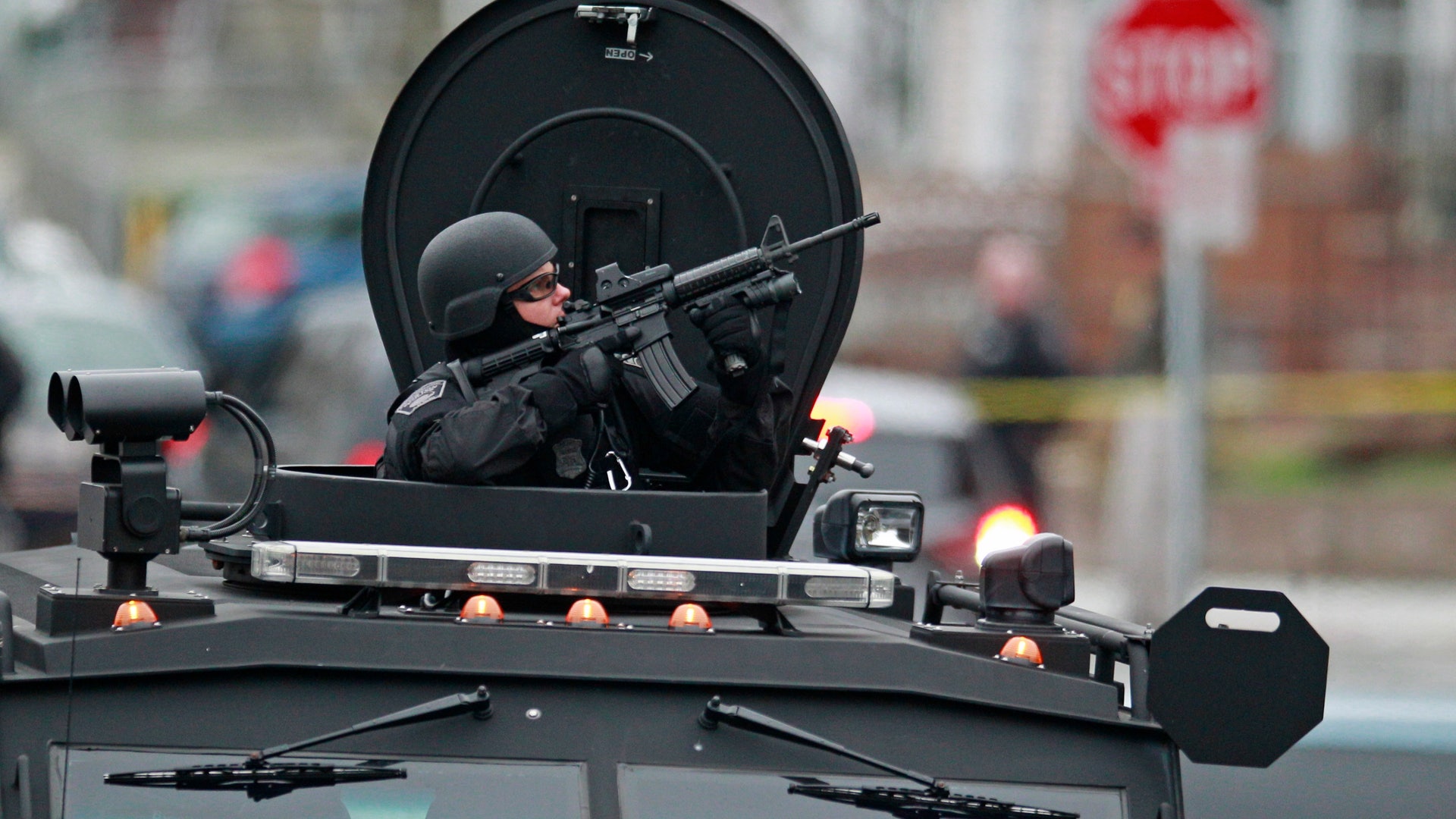 Police_Converge_Mass_Vros__8_