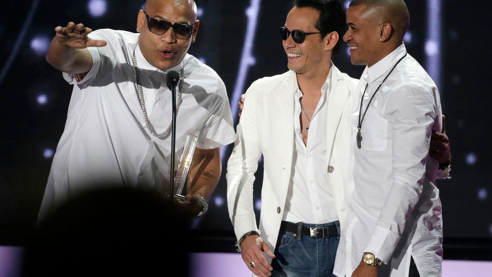 Latin_Billboard_Award_Vros__10_