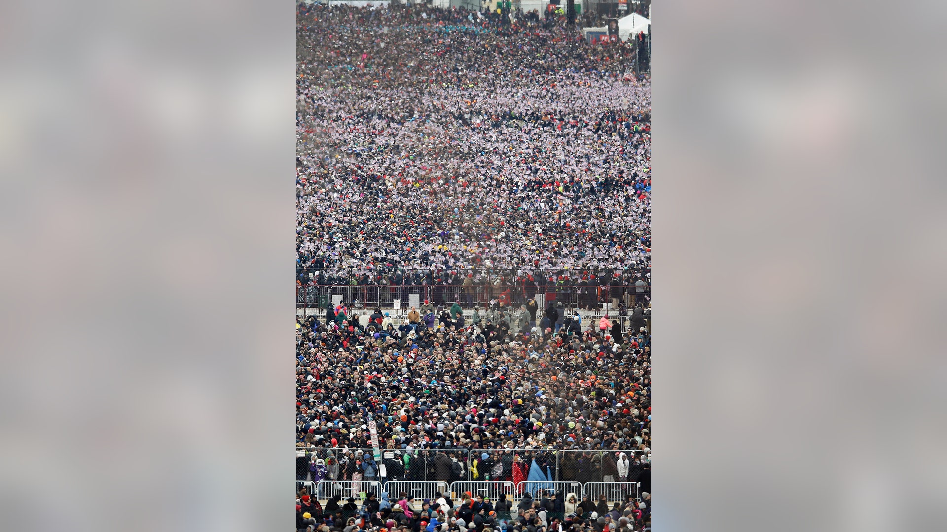 Obama_Swearing_In_2013_crowds