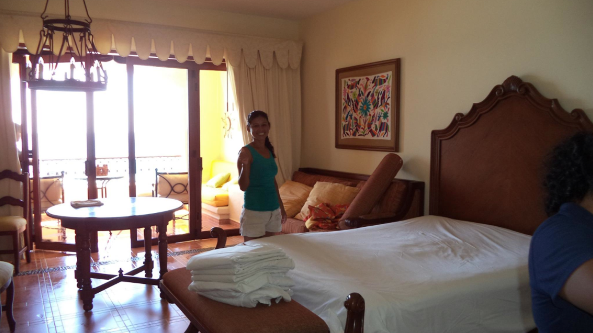 Hacienda_Encantada_making_repairs__1_1_