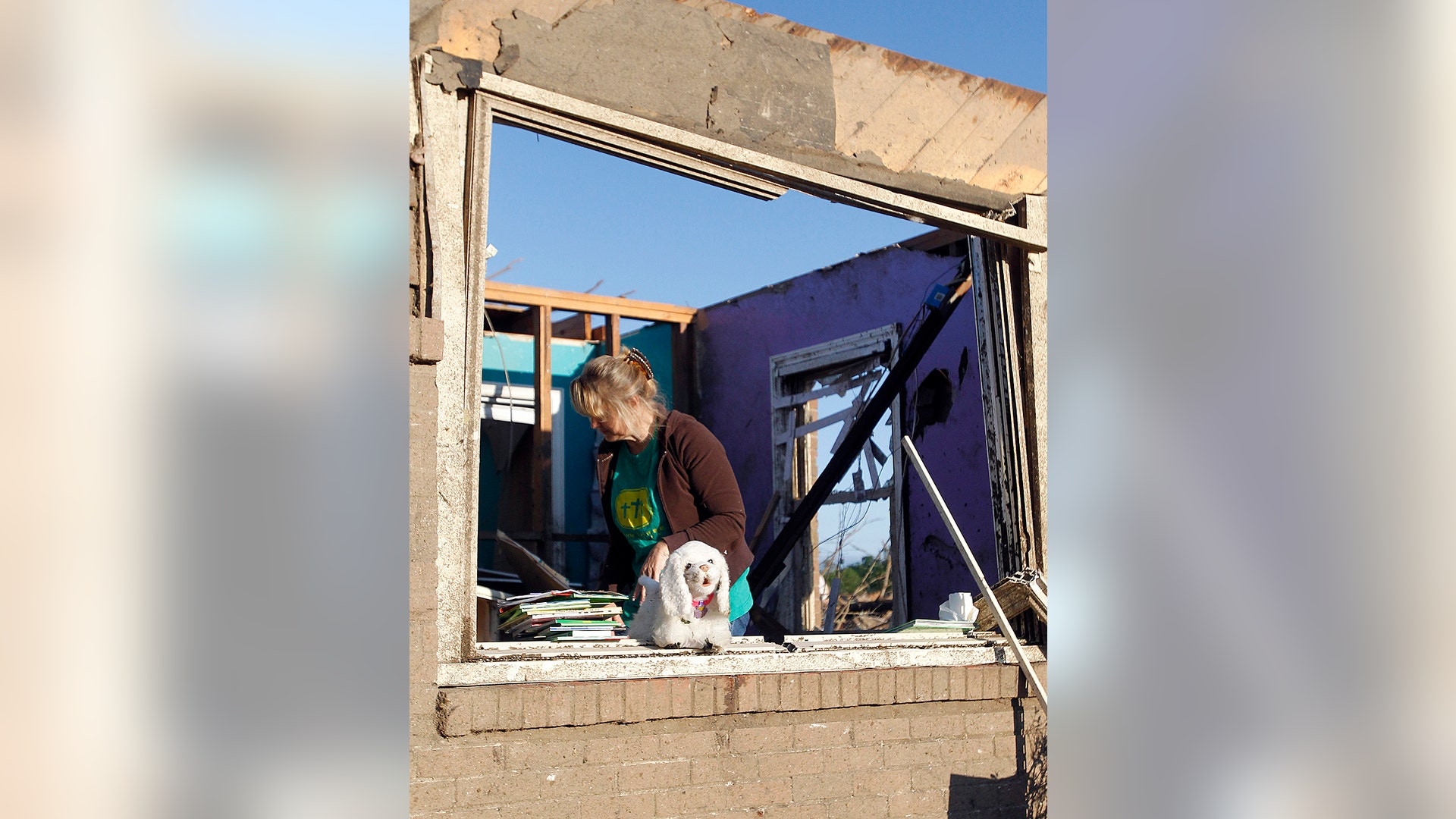 Woman_Searched_Daughters_Home_Tornado_AP