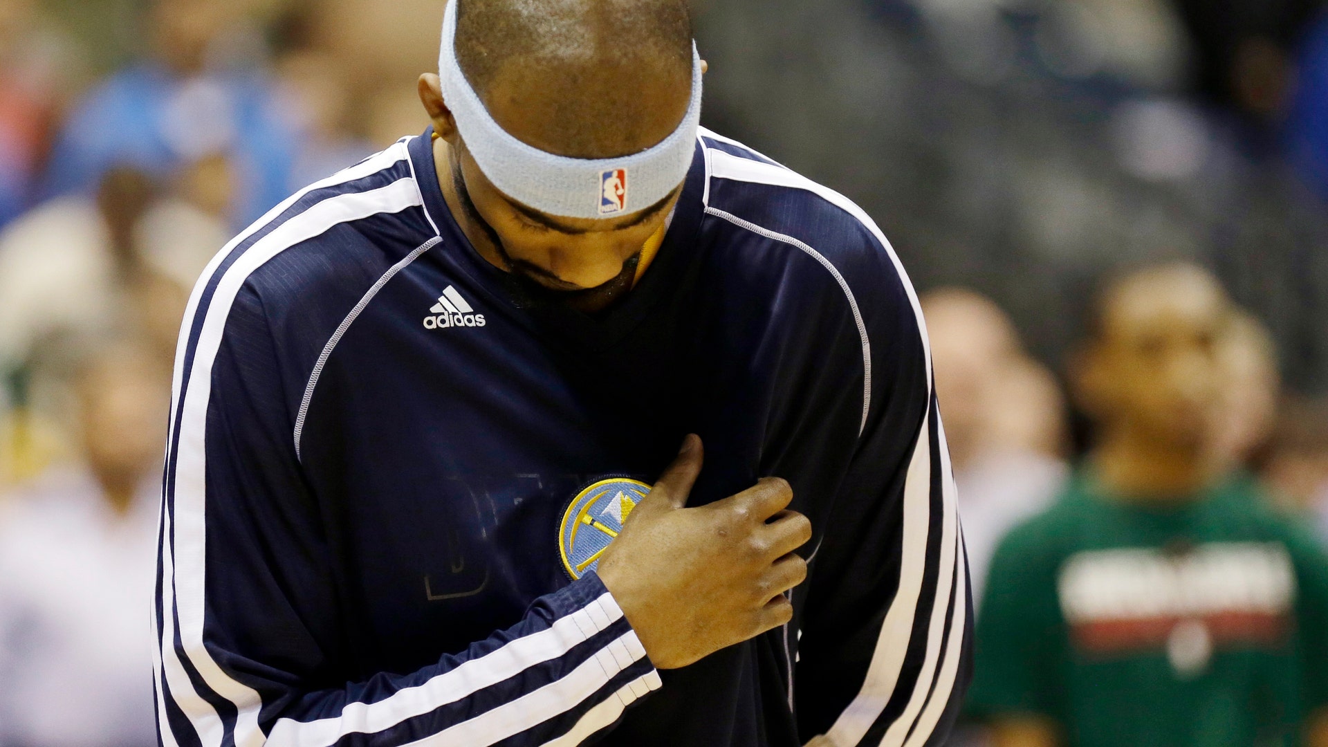 Nuggets_Bucks_Basketb_Grat